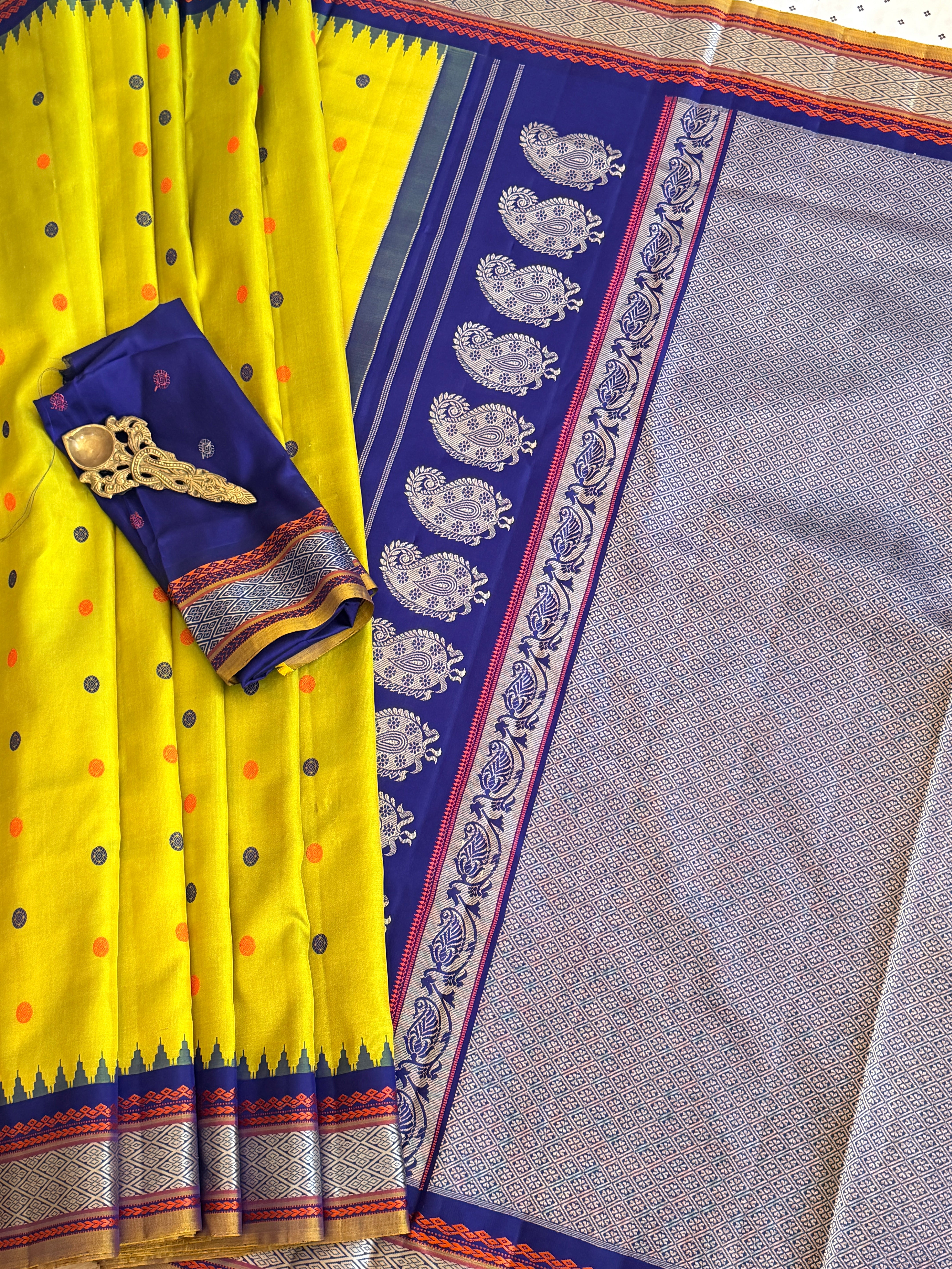 Kuttu Gadwal Pure Silk Handloom Saree