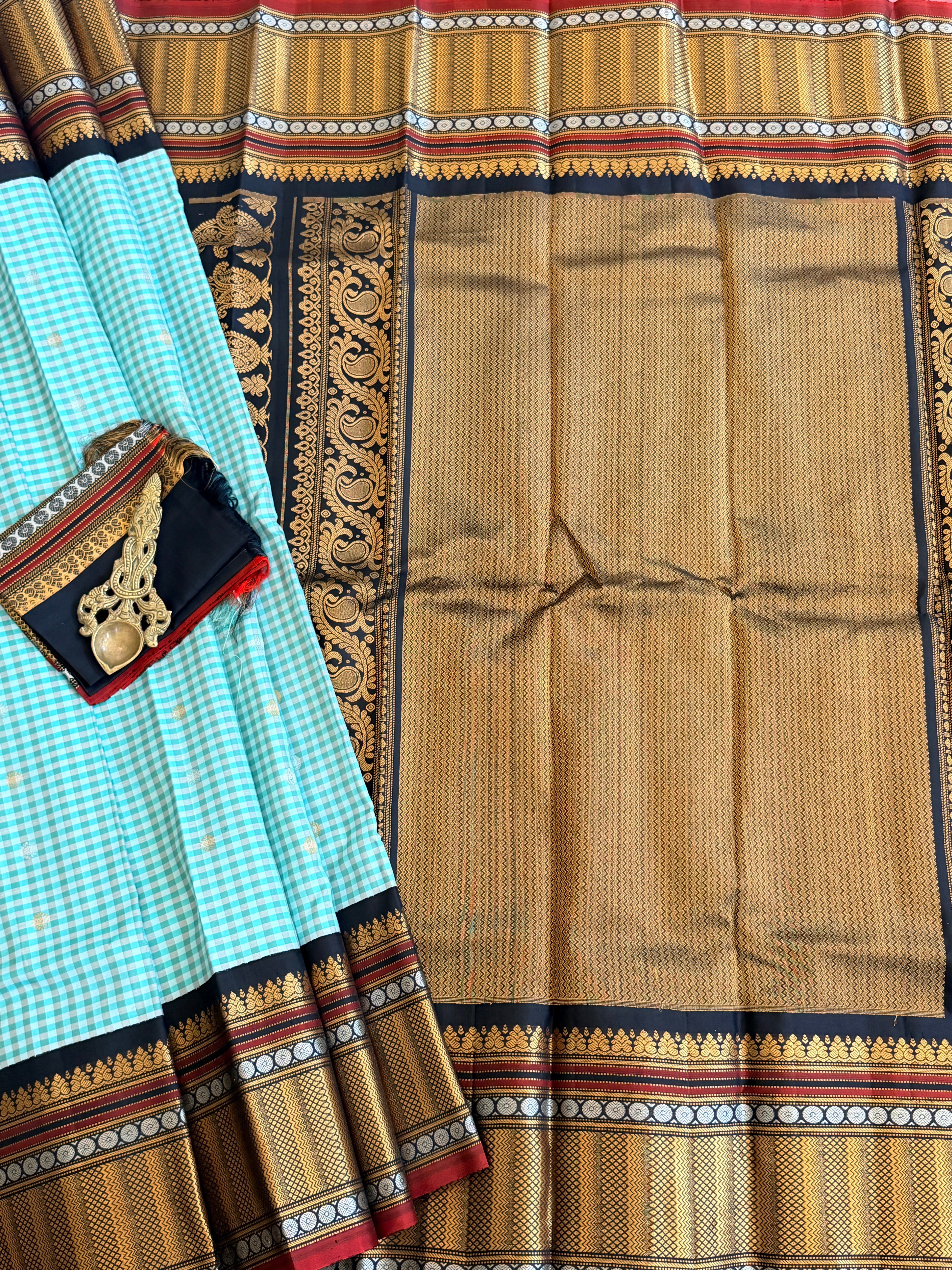 Kuttu Gadwal Pure Silk Handloom Saree