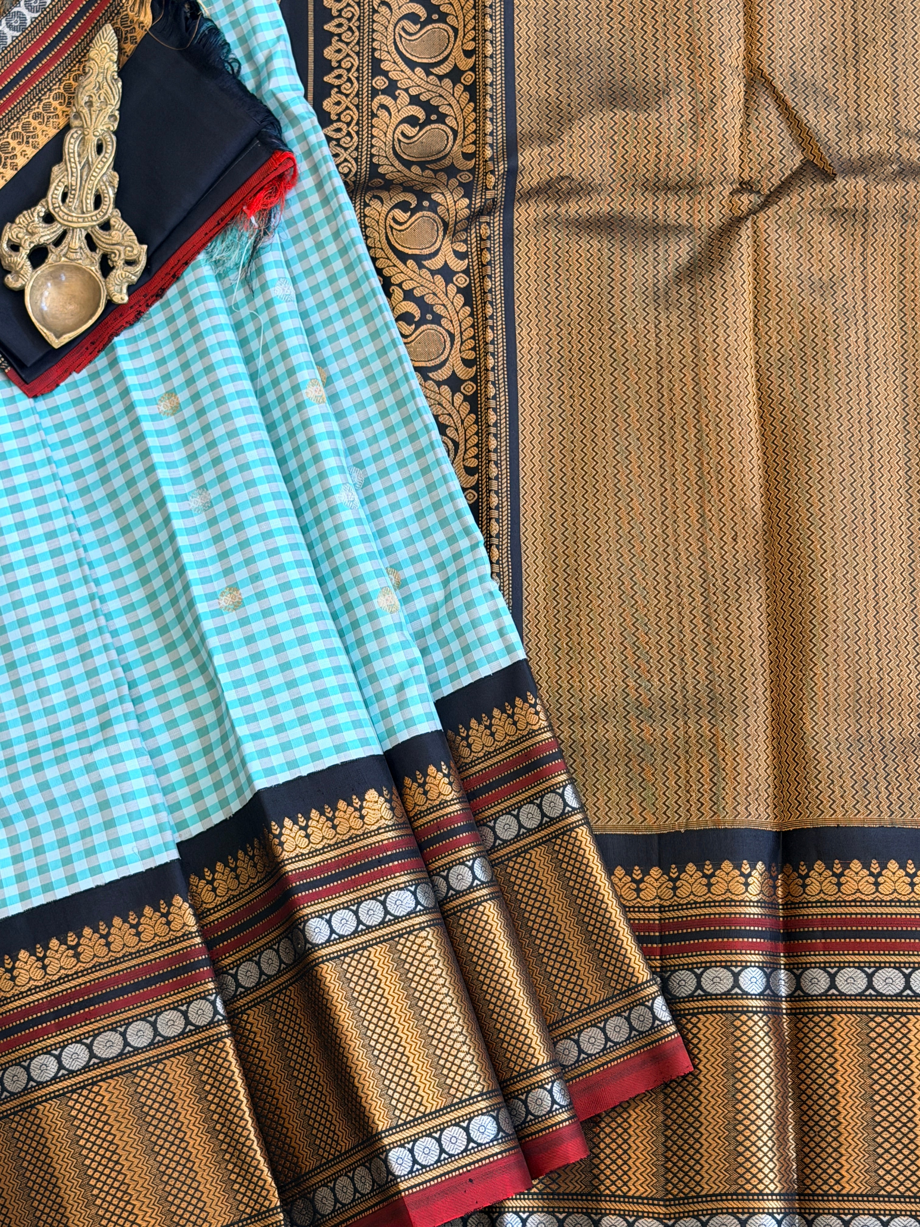 Kuttu Gadwal Pure Silk Handloom Saree