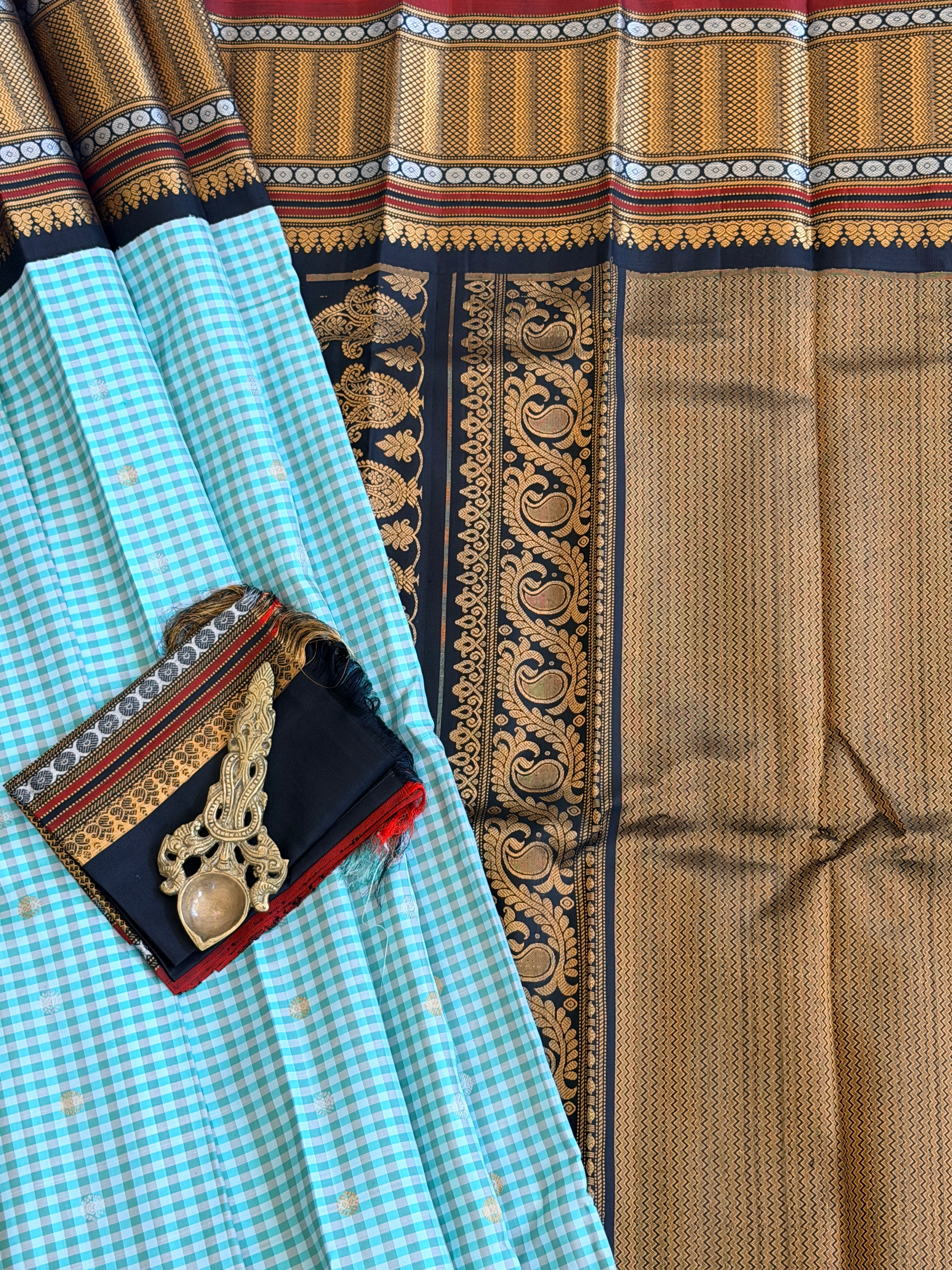 Kuttu Gadwal Pure Silk Handloom Saree