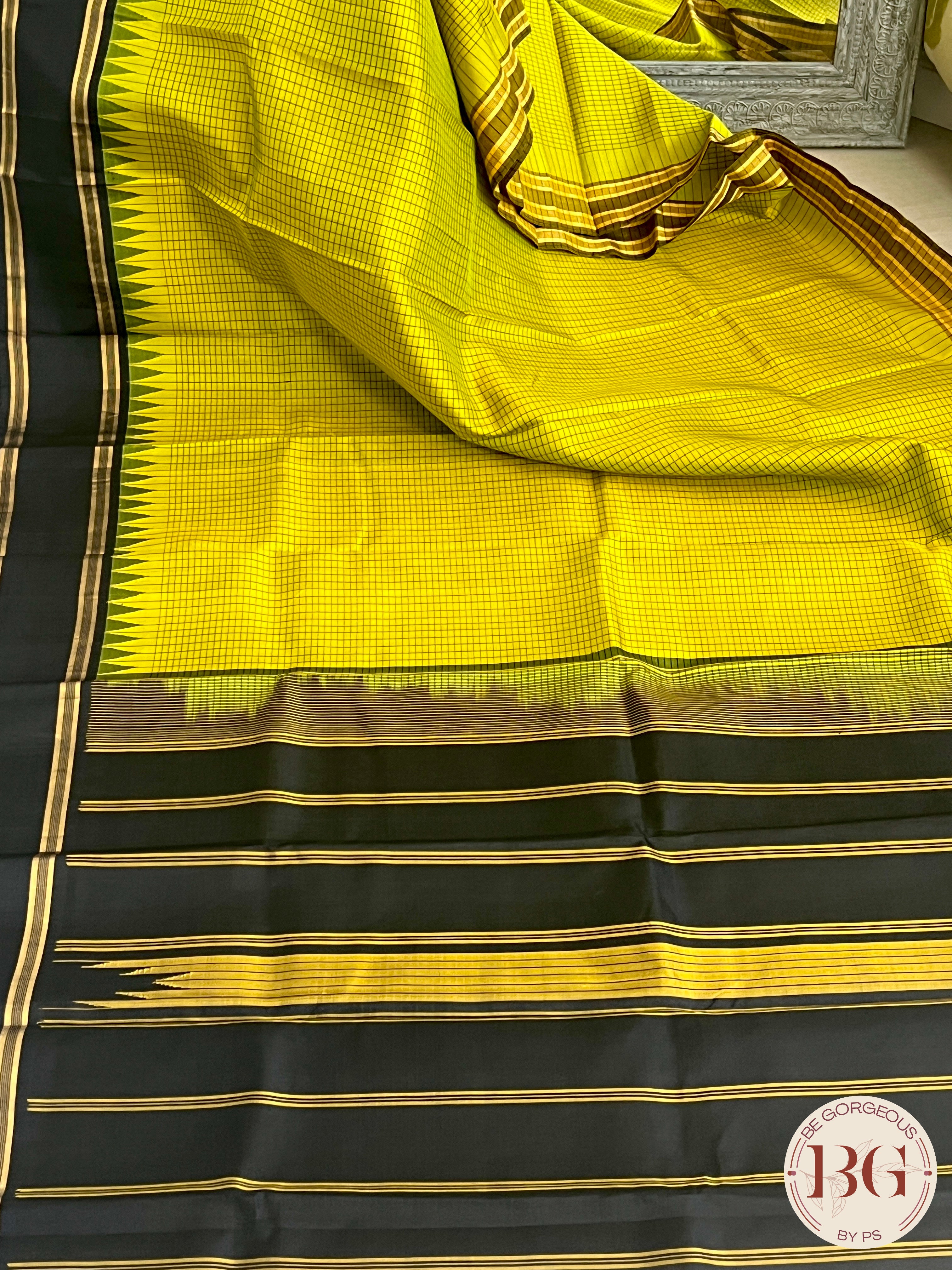 Pure Kanjeevaram Silk Handloom saree color - light green & black