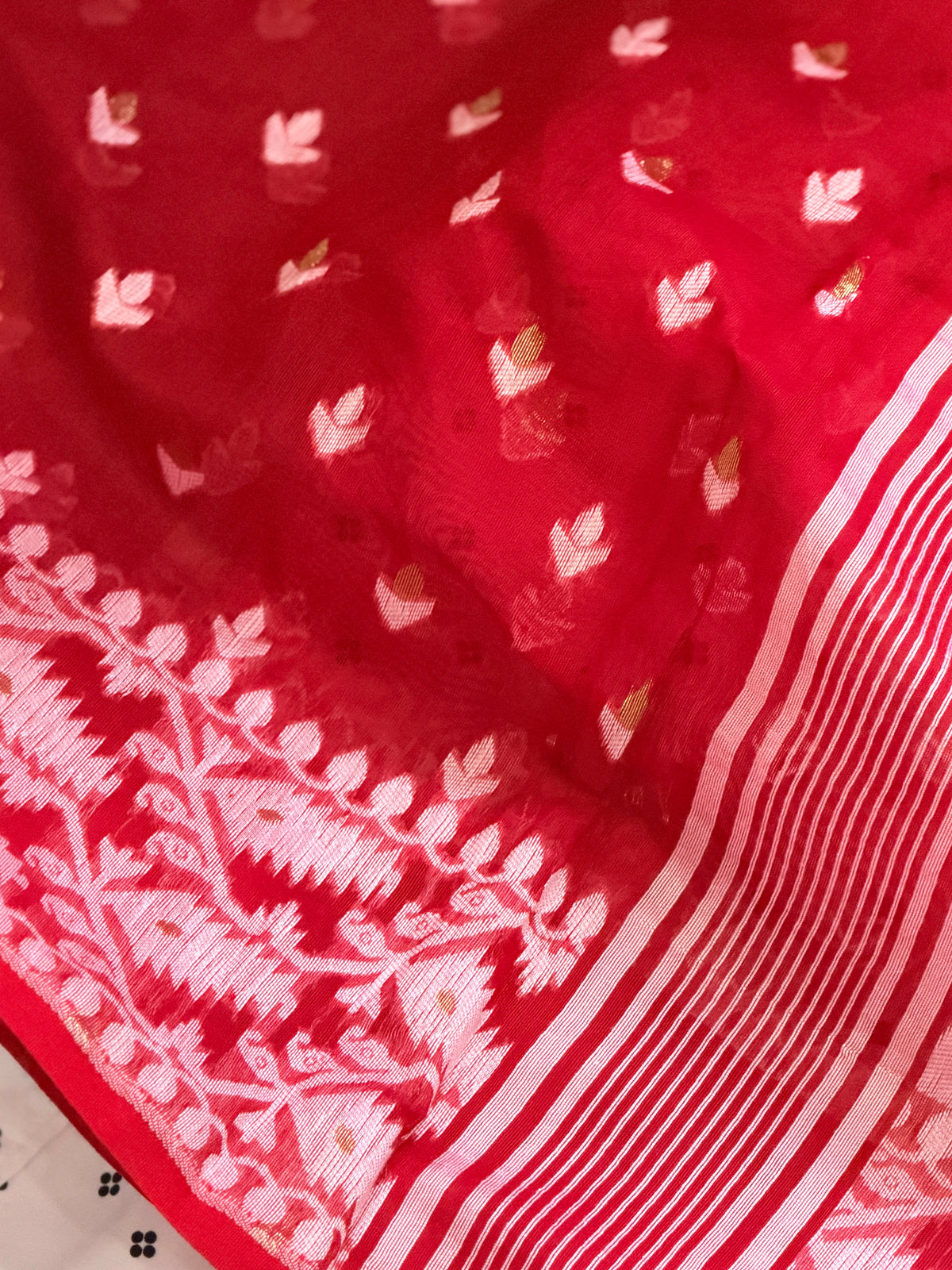 Muslin Jamdani Saree