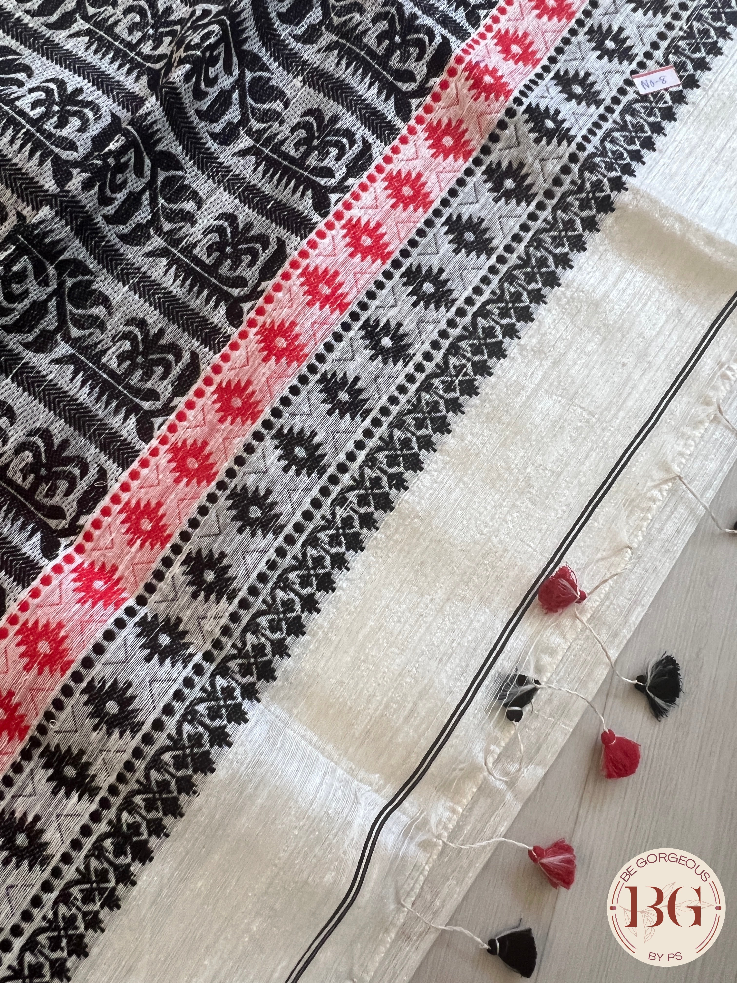 Matka Silk saree color - white red