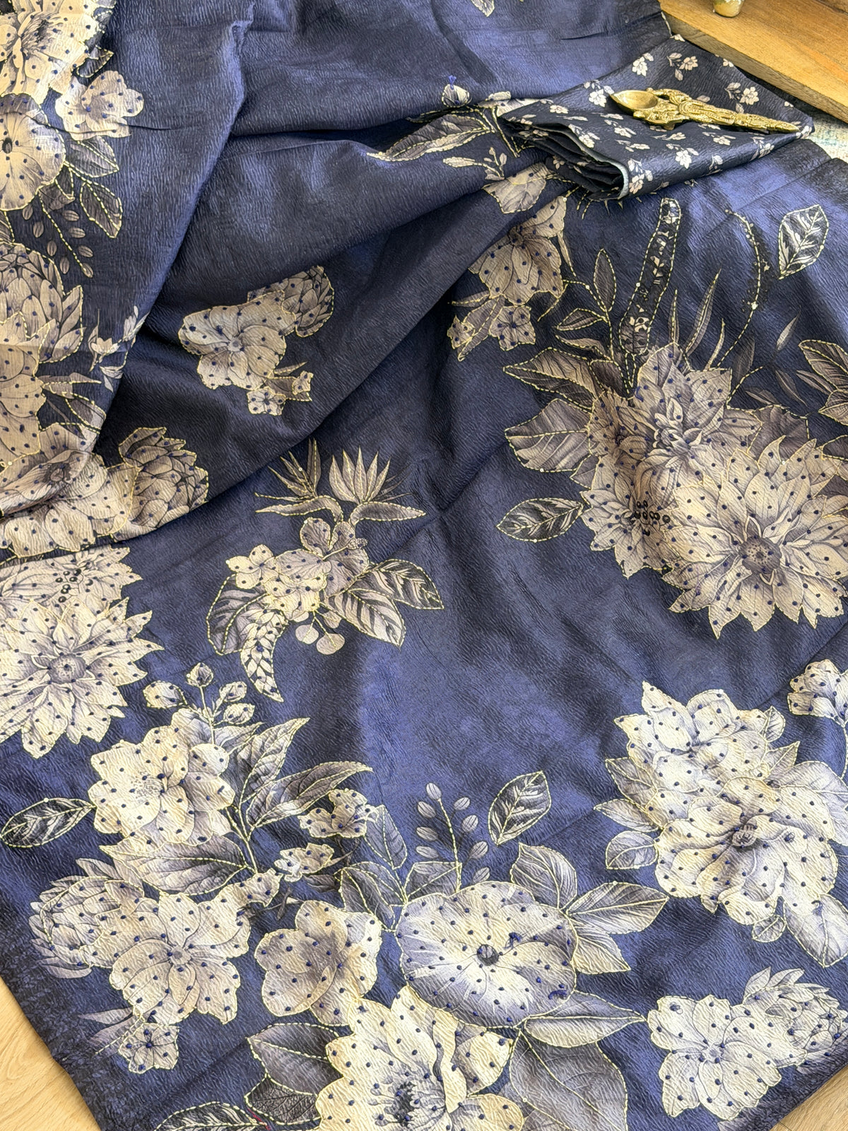 Semi Tussar Printed saree with French Knot work