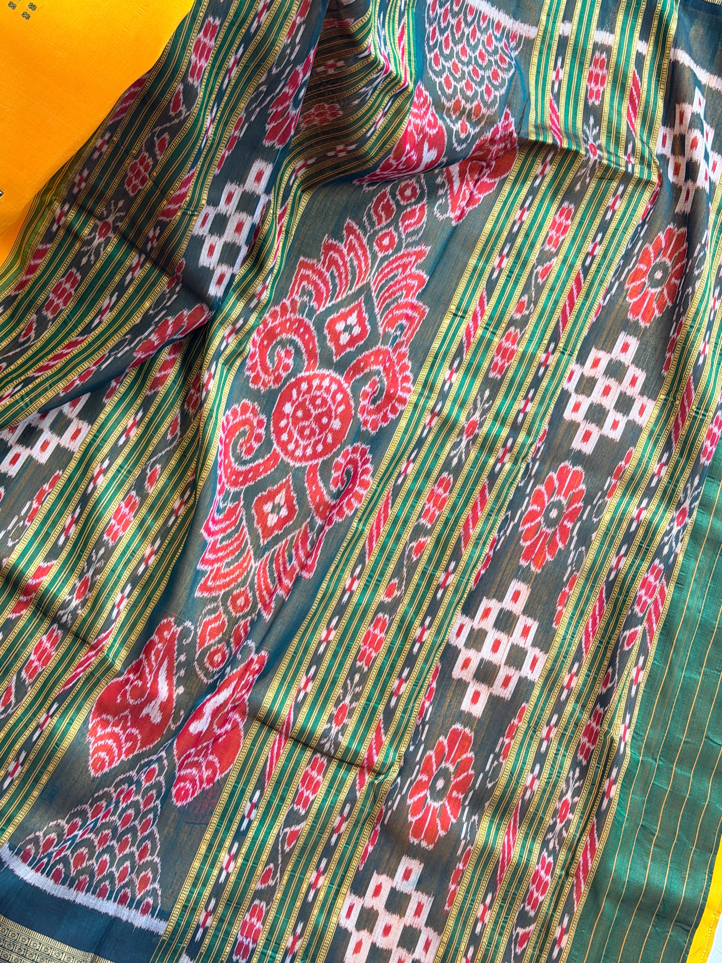 Khandua plain mini buti saree with pattachitra work