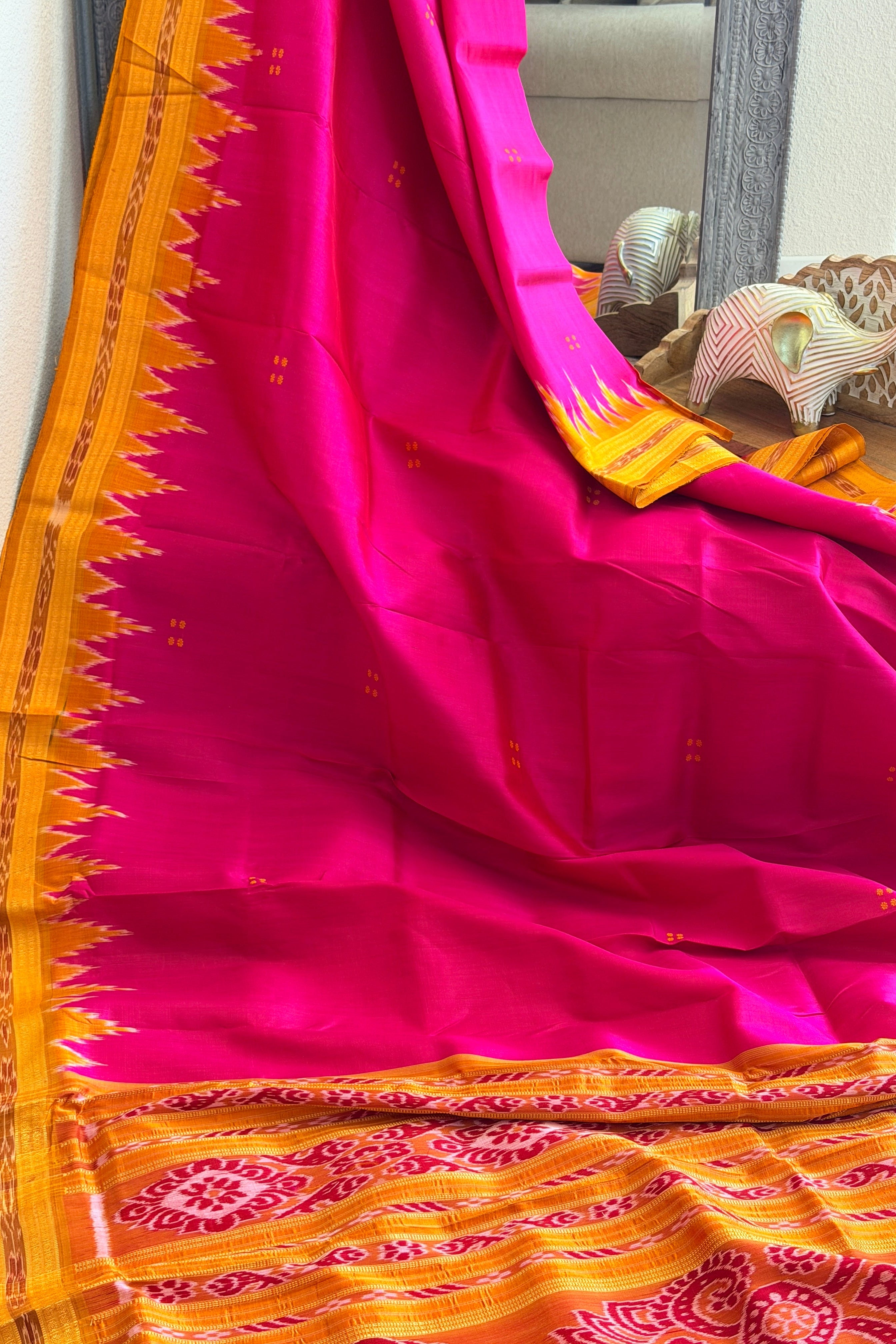 Khandua plain mini buti odisha handloom saree