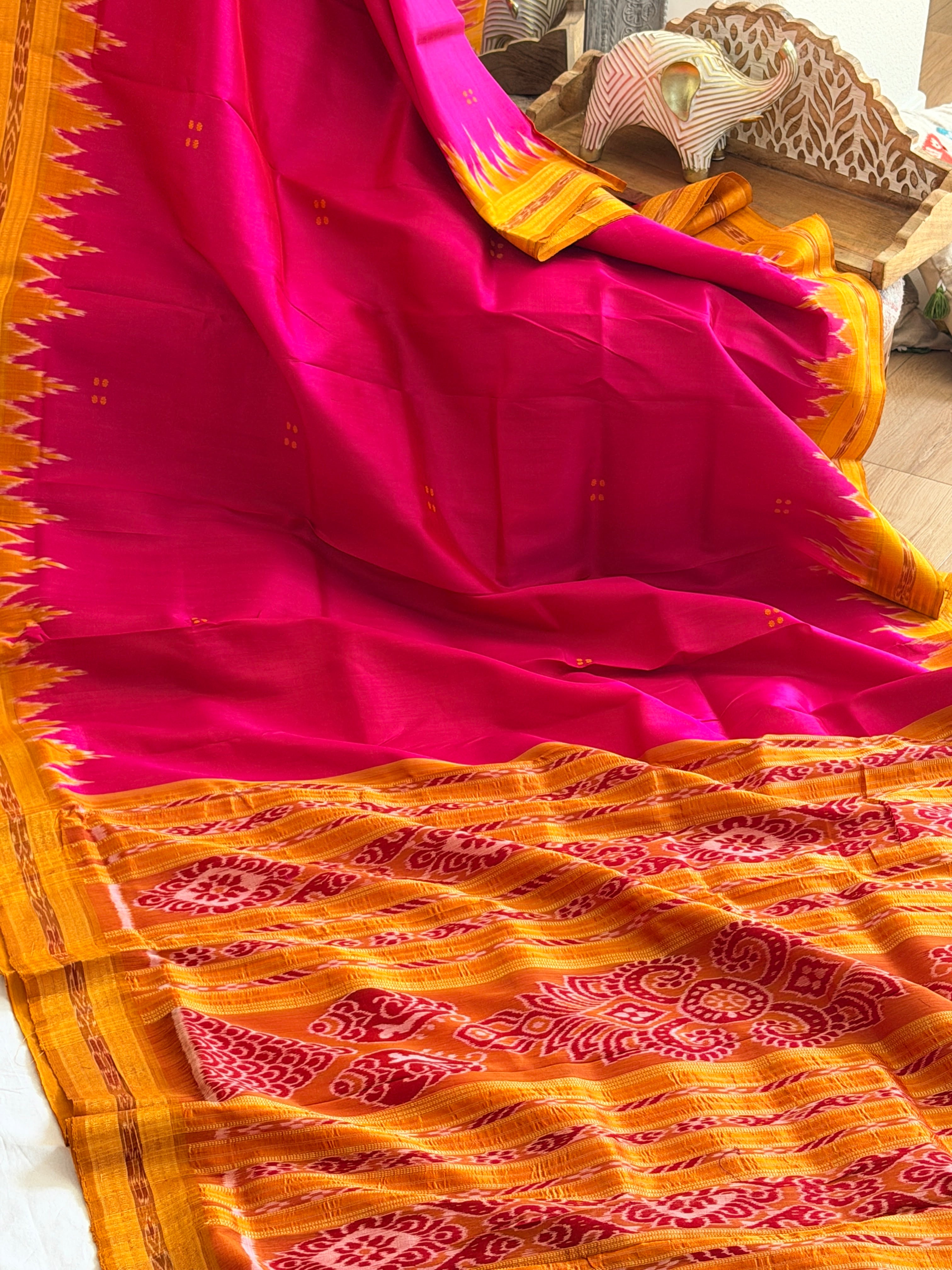 Khandua plain mini buti odisha handloom saree