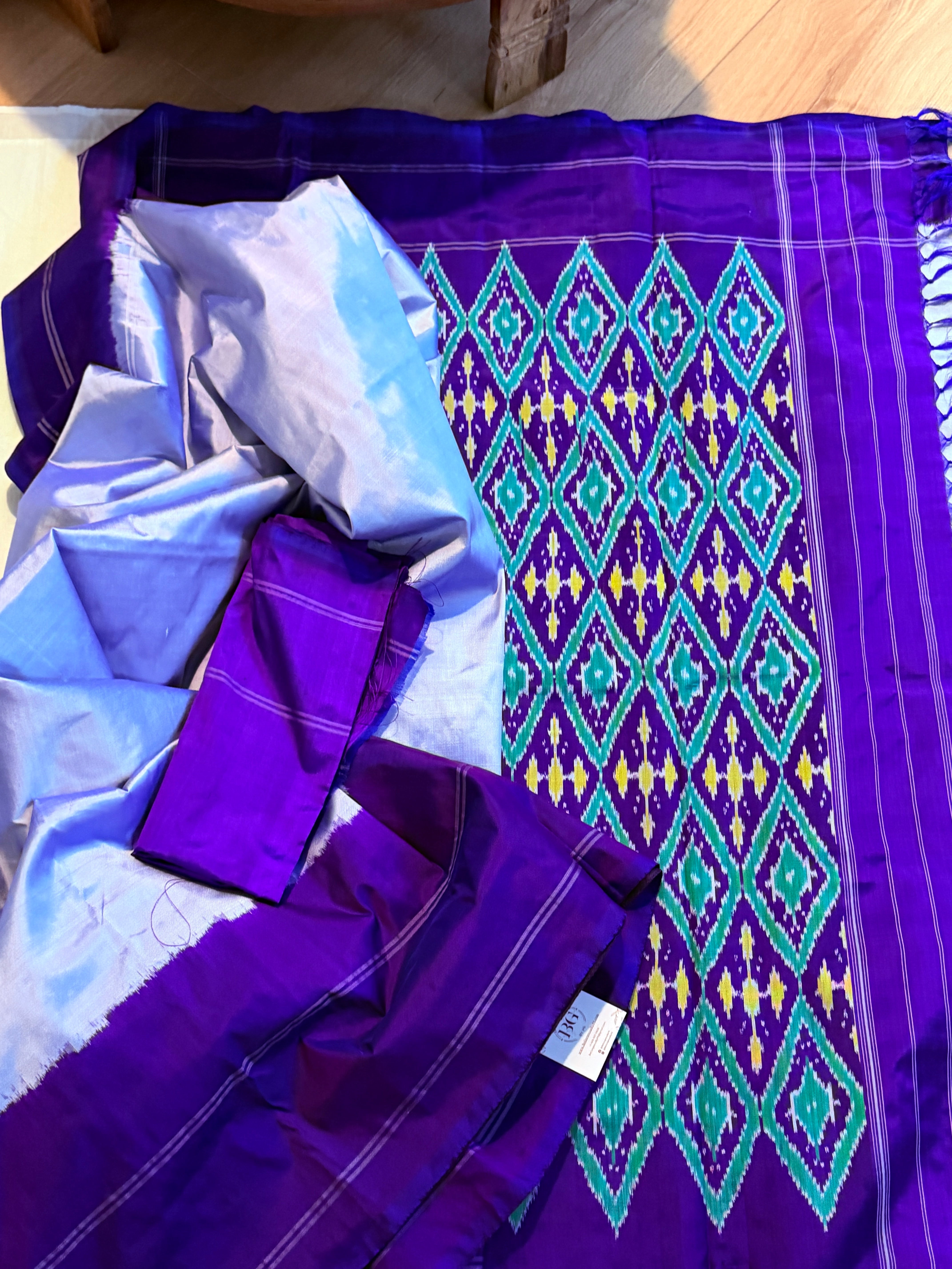 Pochumpalli Ikkat Pure Silk Handloom Saree
