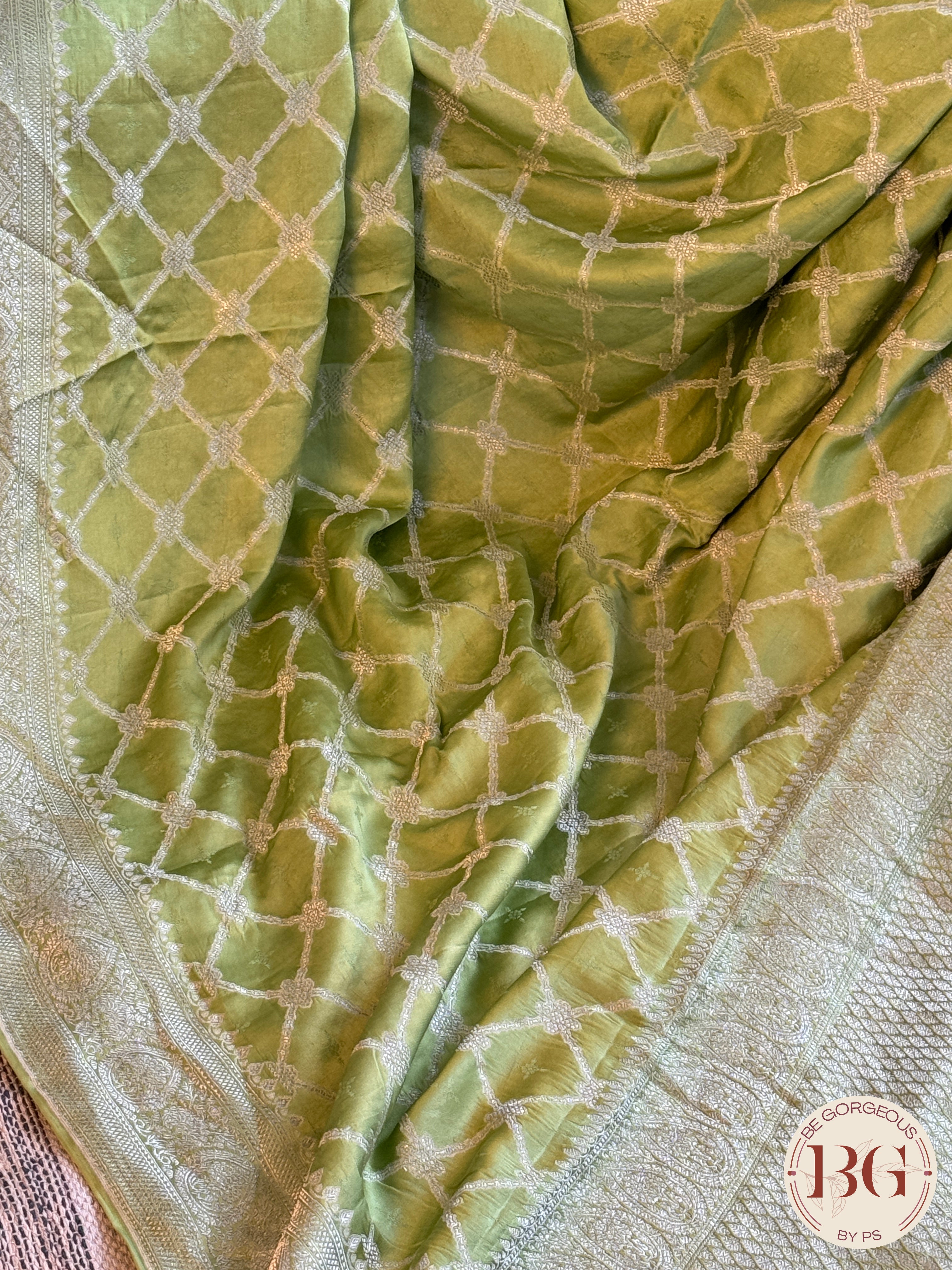 Mushroo banarasi cutwork pure silk handloom saree - Green