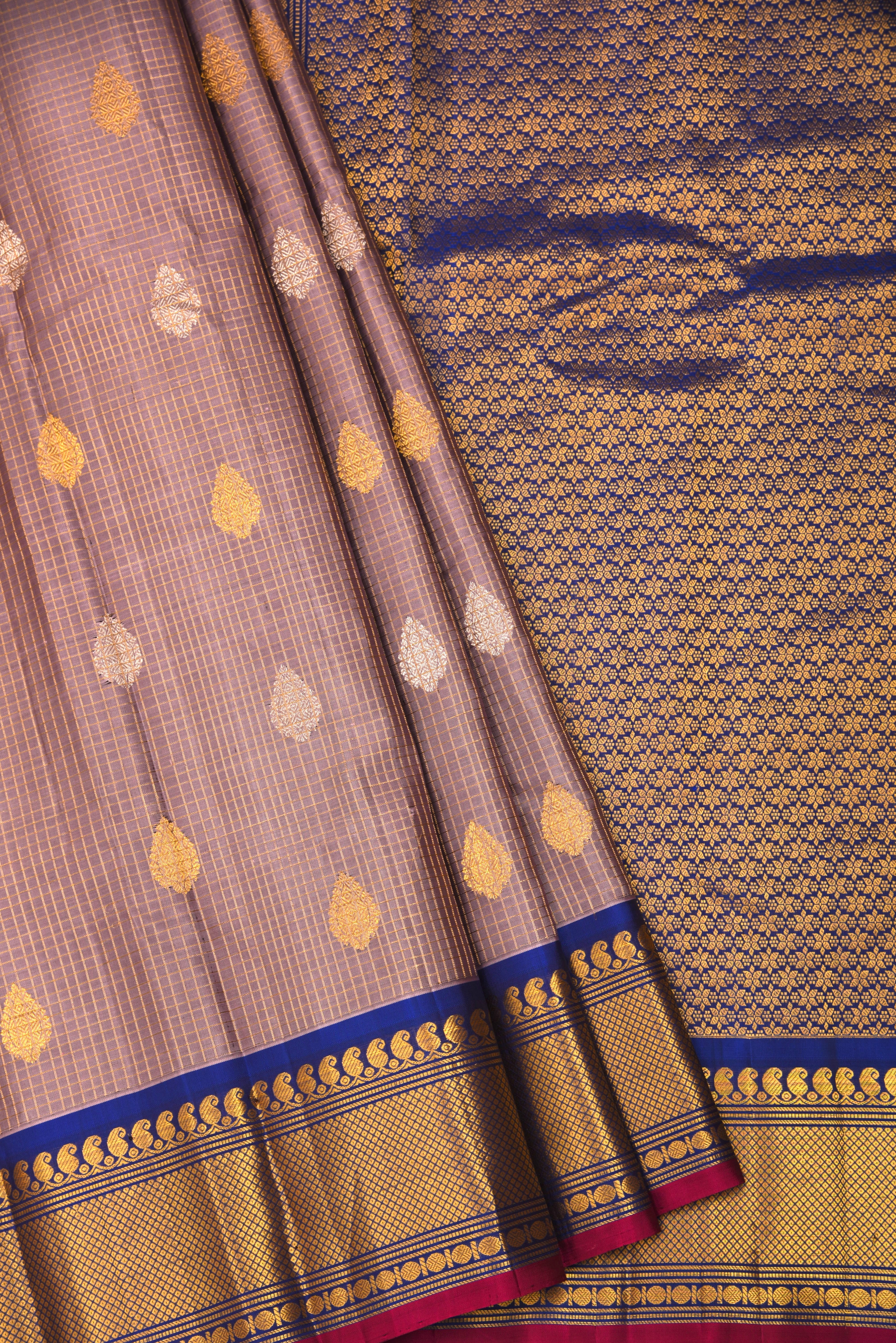 Kuttu Gadwal Pure Silk Handloom Saree