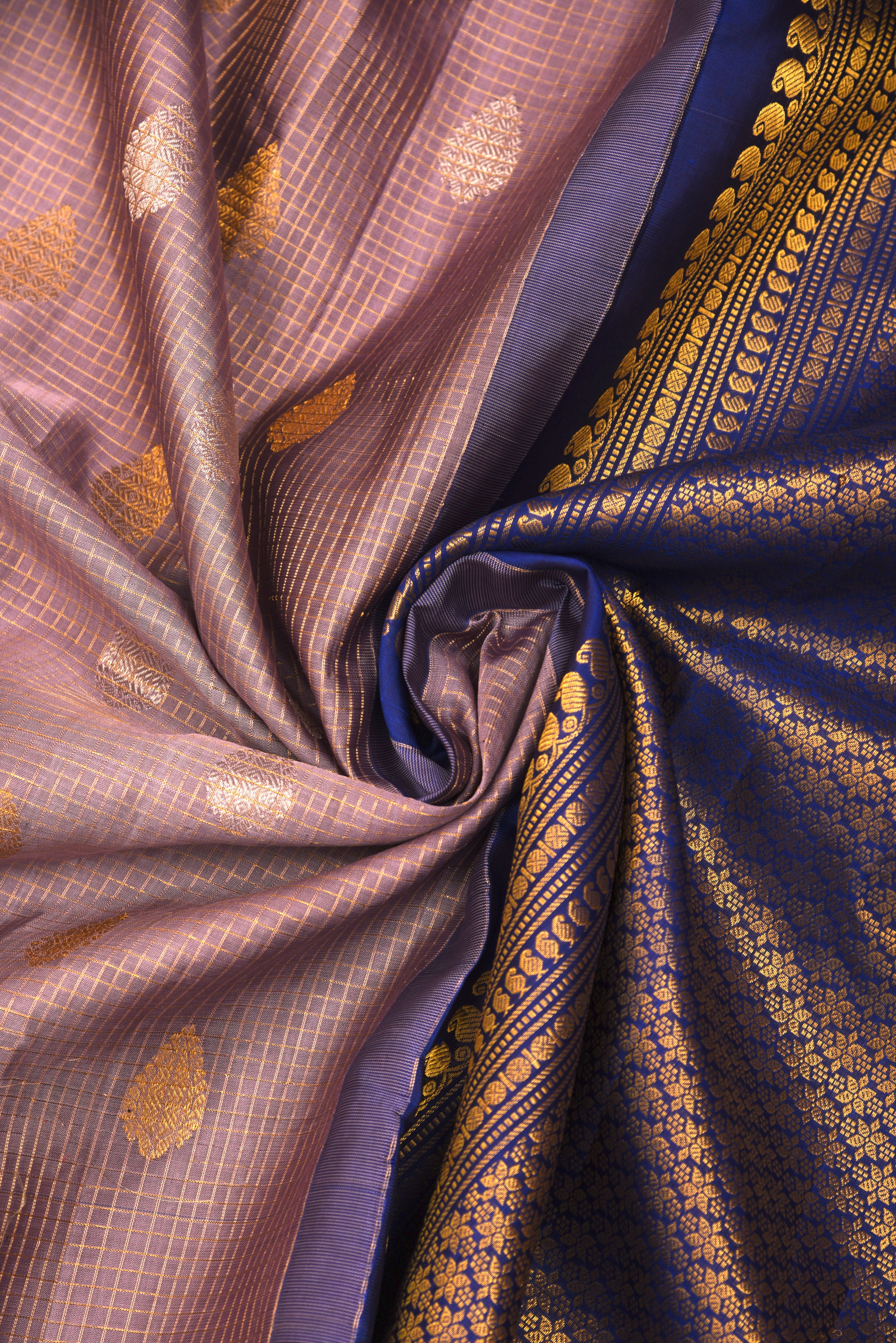 Kuttu Gadwal Pure Silk Handloom Saree