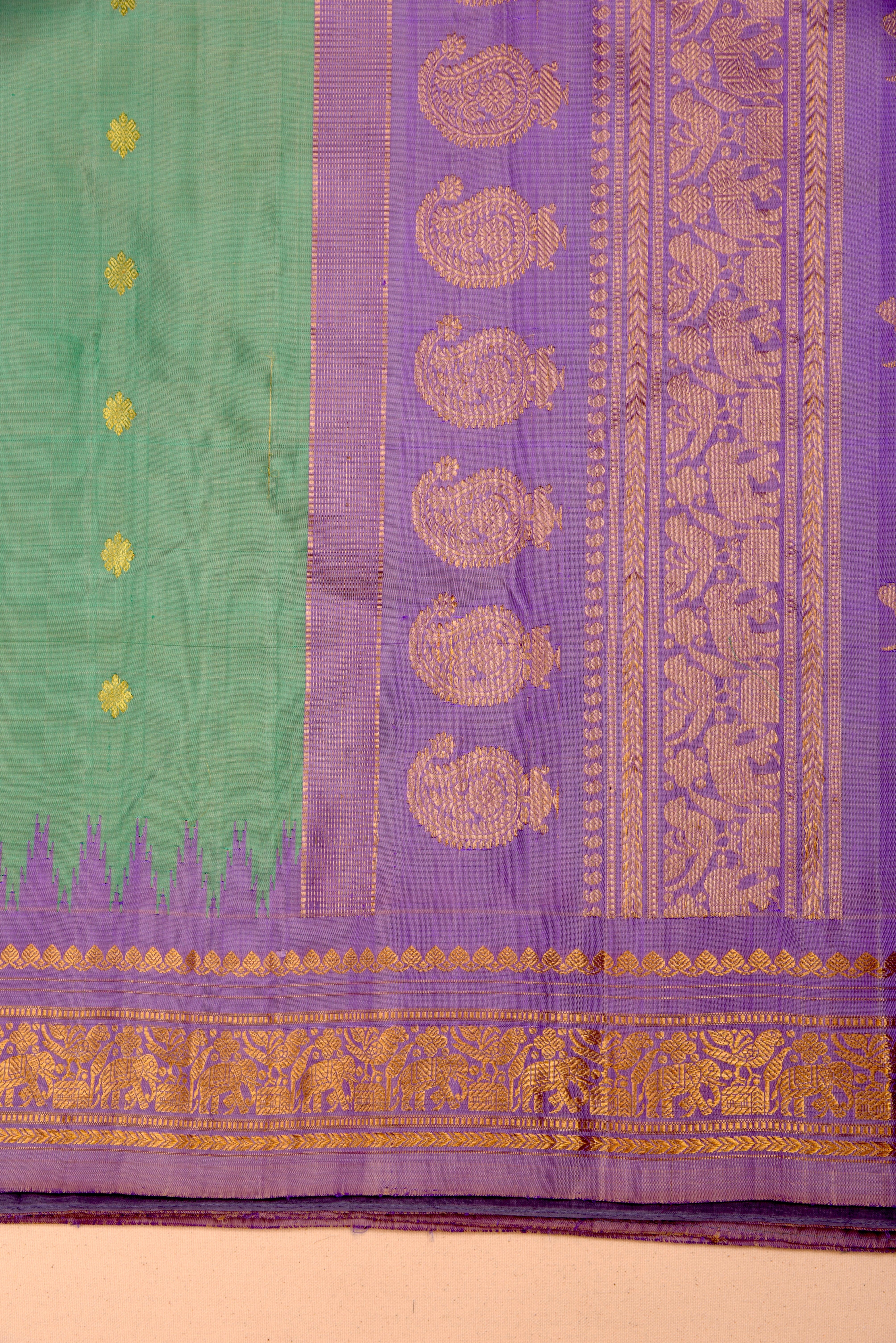 Kuttu Gadwal Pure Silk Handloom Saree