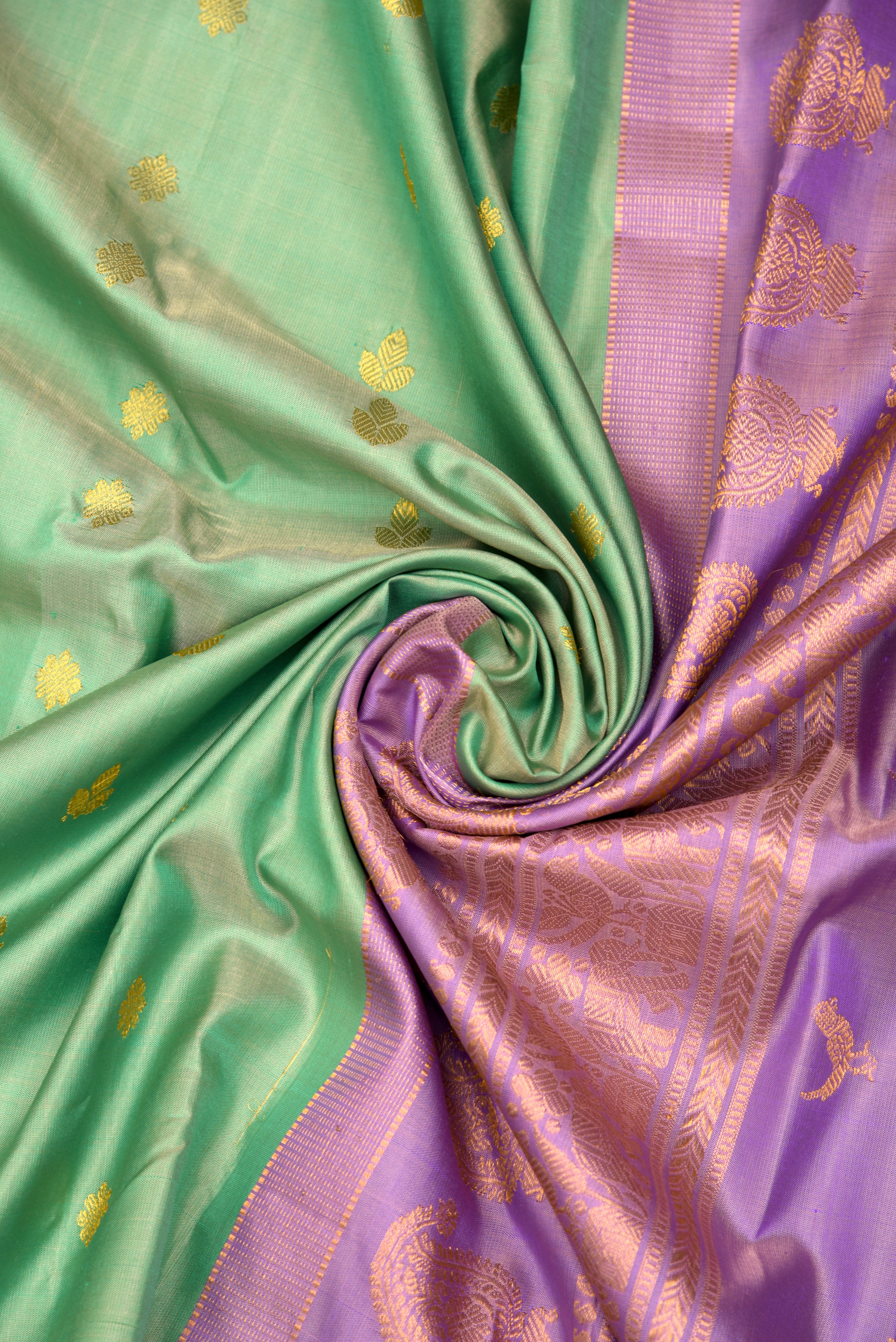 Kuttu Gadwal Pure Silk Handloom Saree