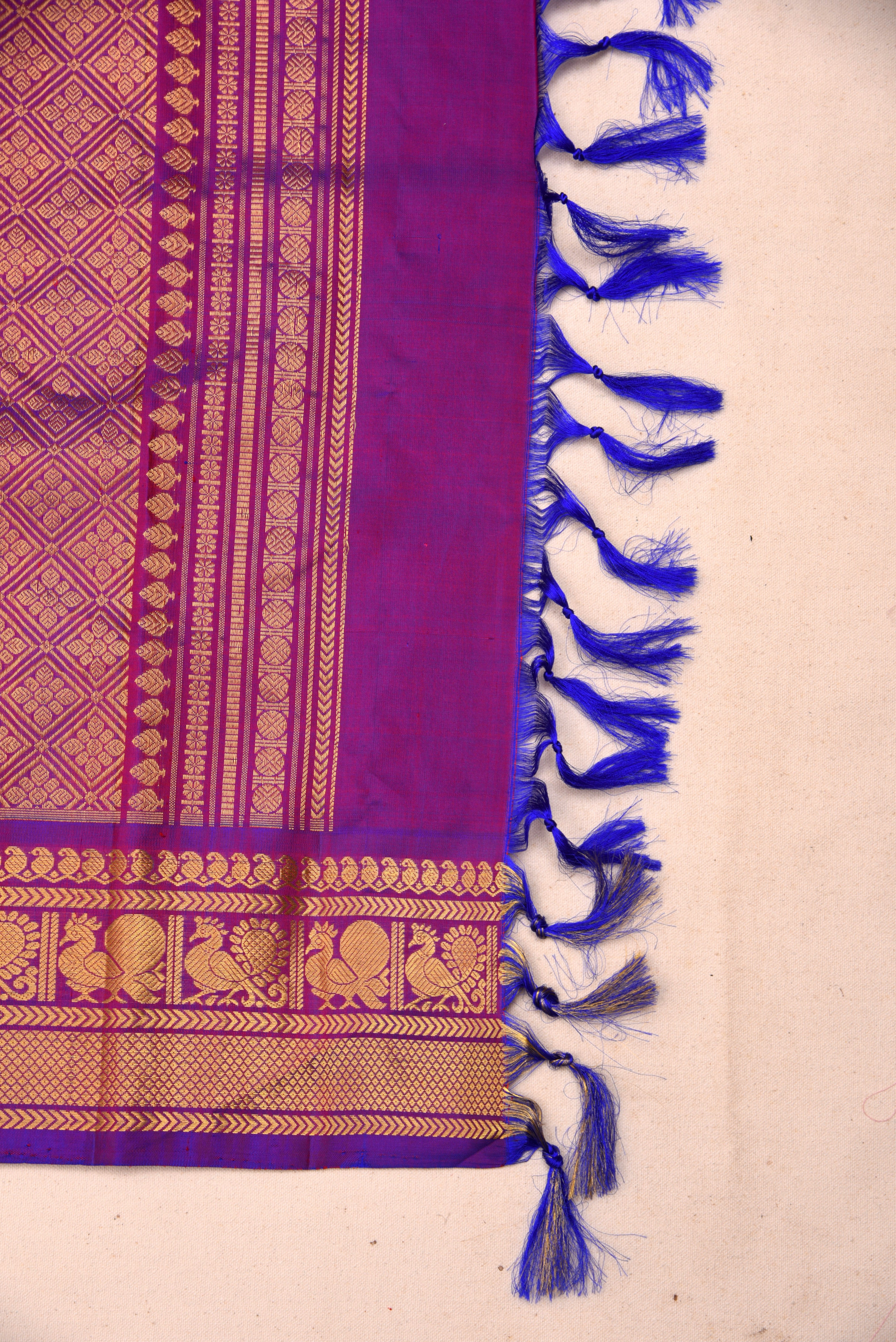 Kuttu Gadwal Pure Silk Handloom Saree