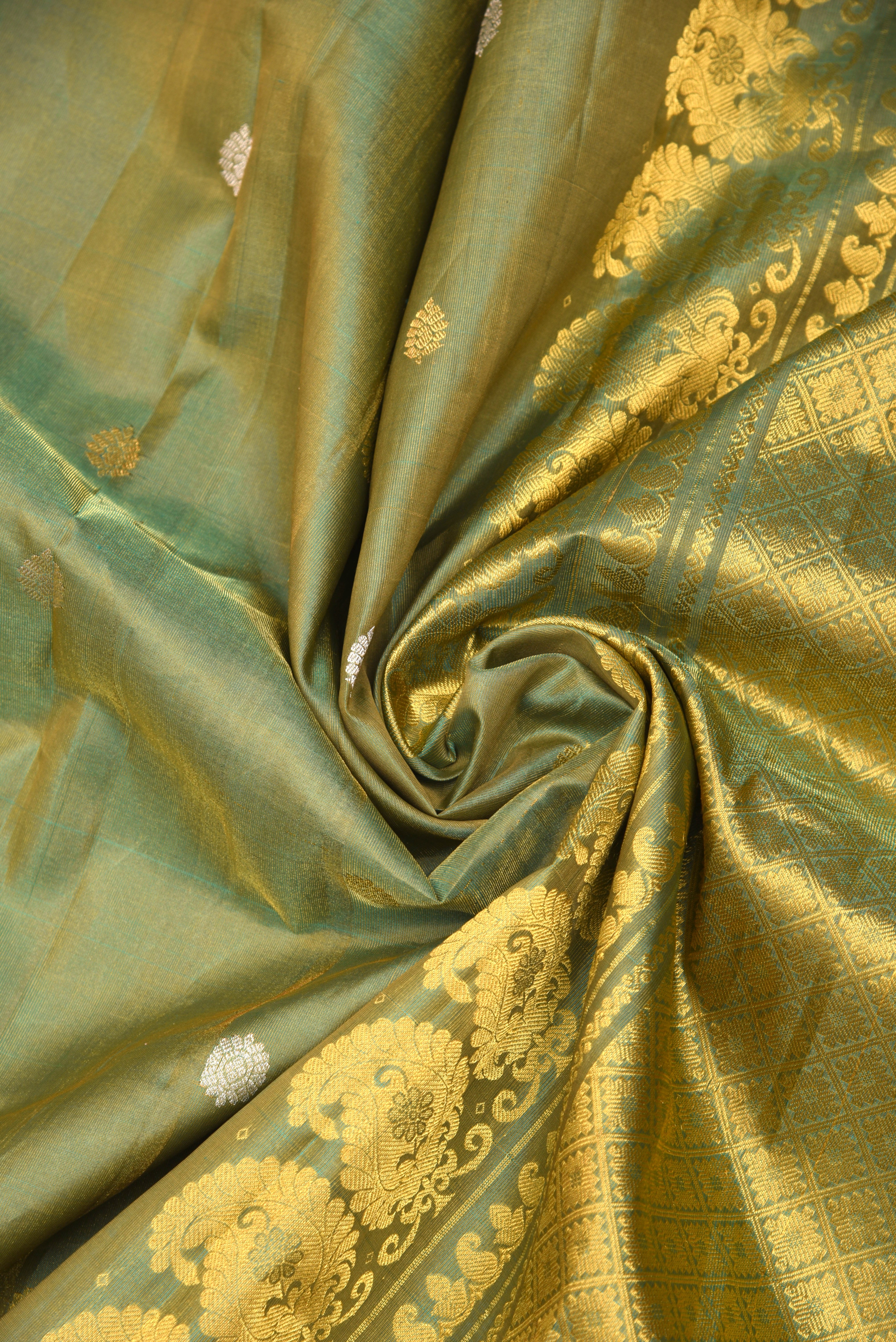 Kuttu Gadwal Pure Silk Handloom Saree