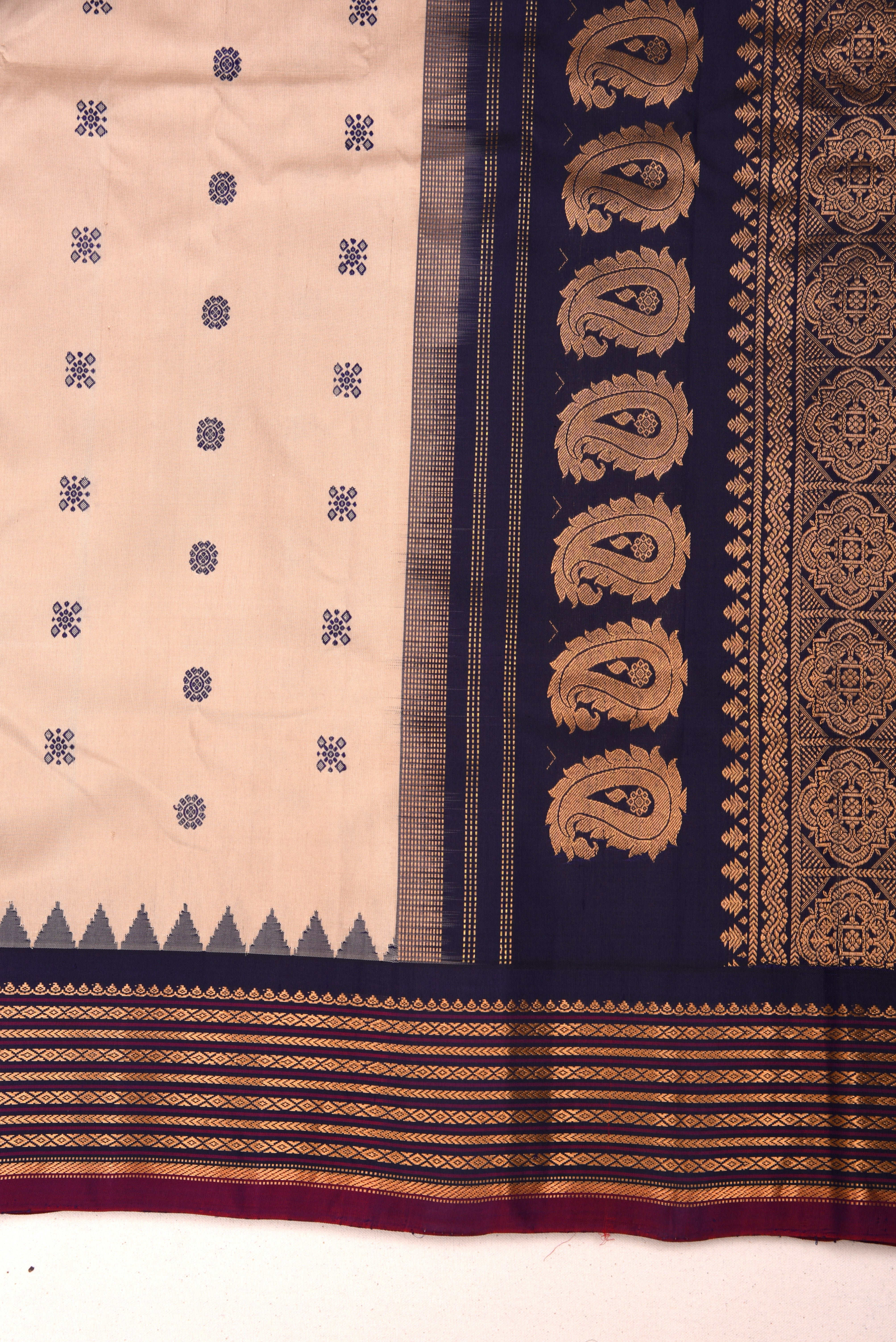 Kuttu Gadwal Pure Silk Handloom Saree