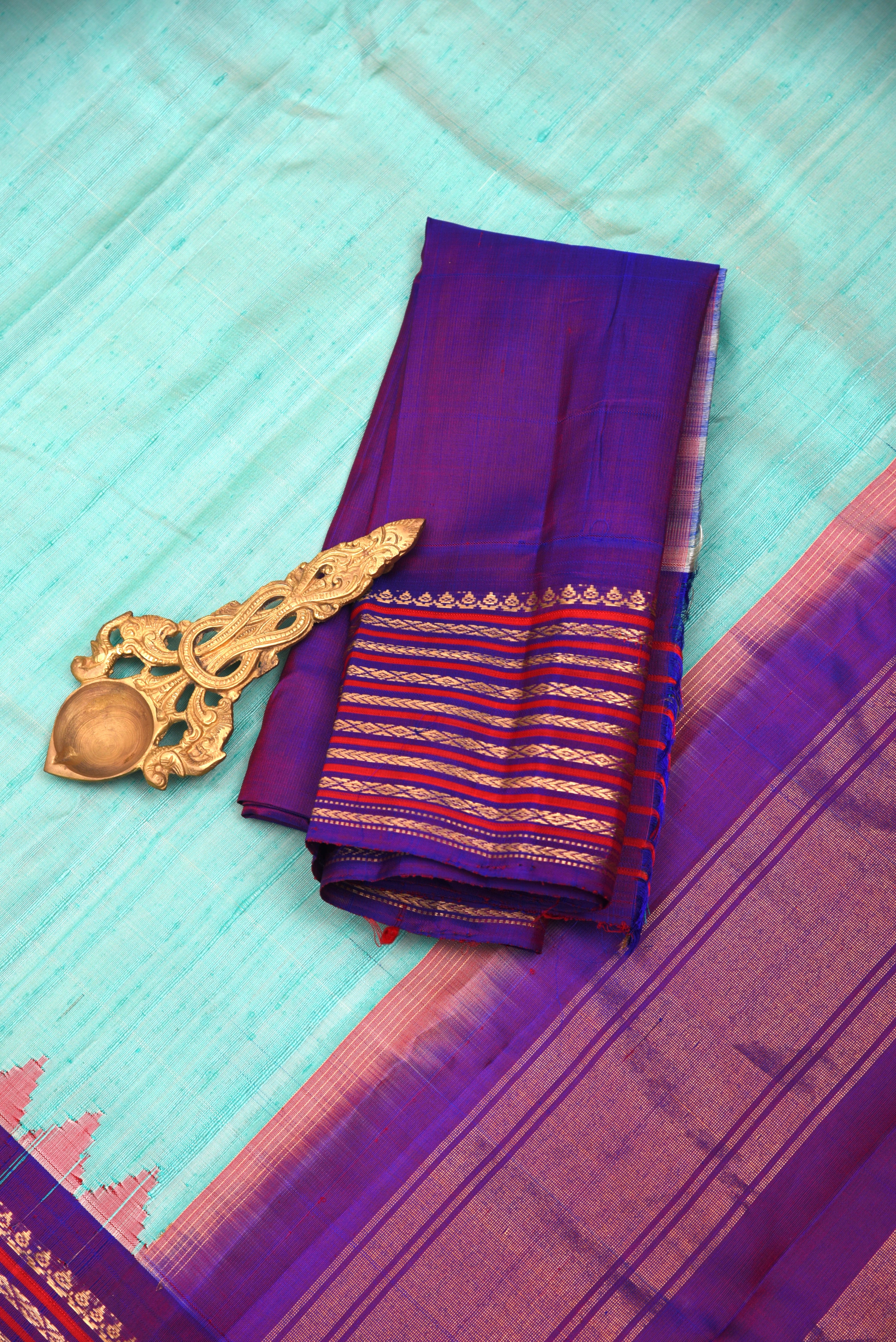 Kuttu Gadwal Silk Handloom Saree