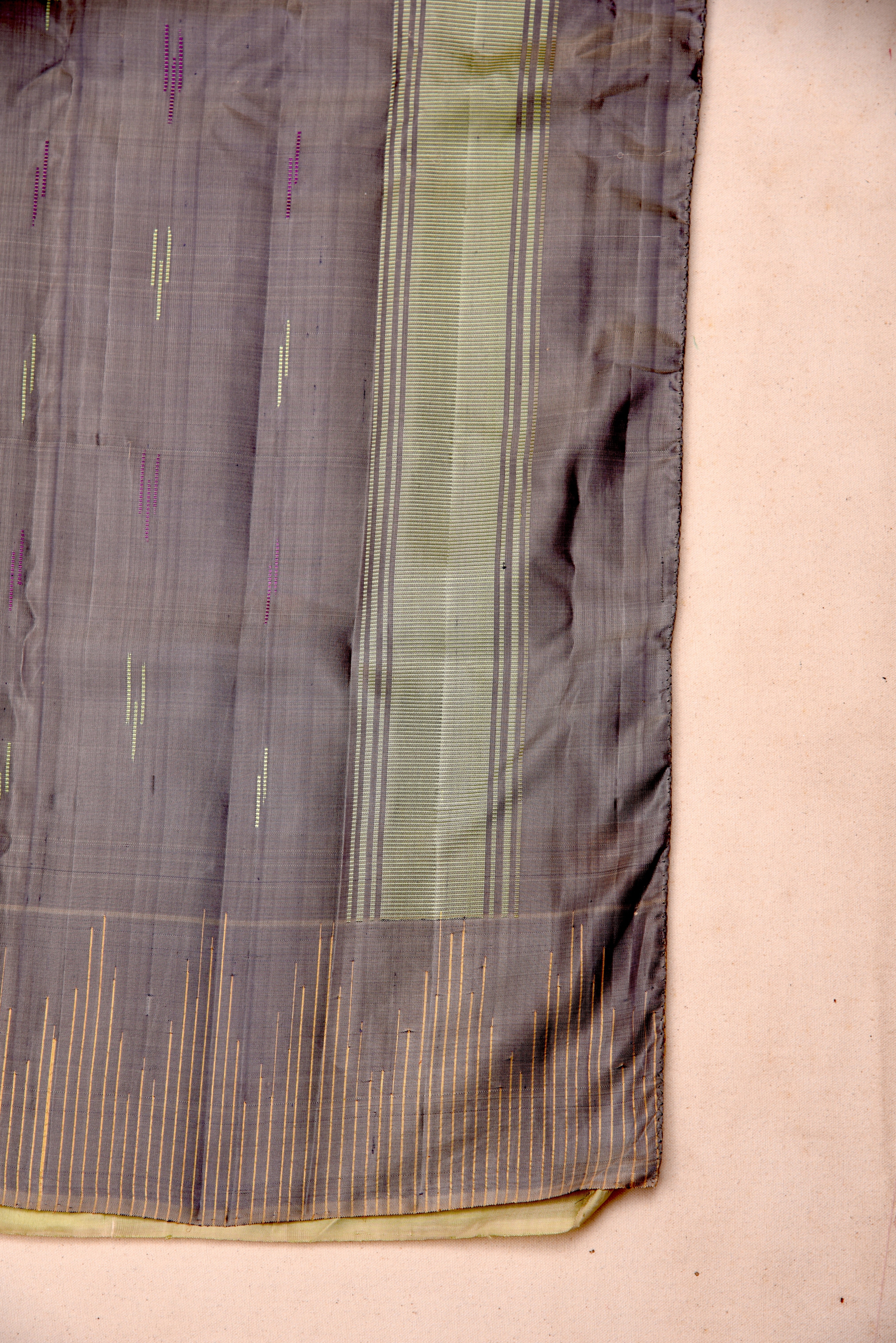 Kuttu Gadwal Pure Silk Handloom Saree