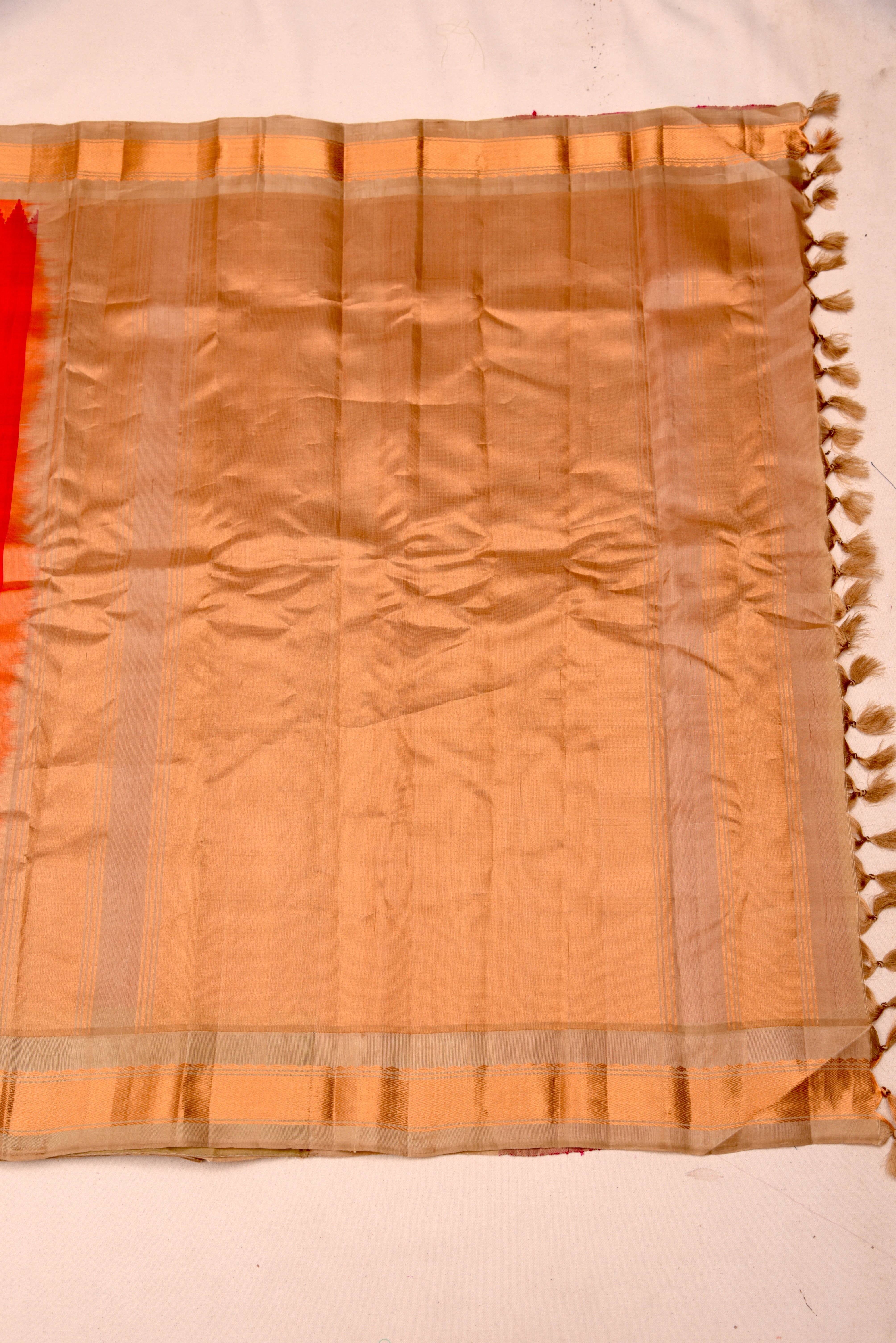 Kuttu Gadwal Silk Handloom Saree