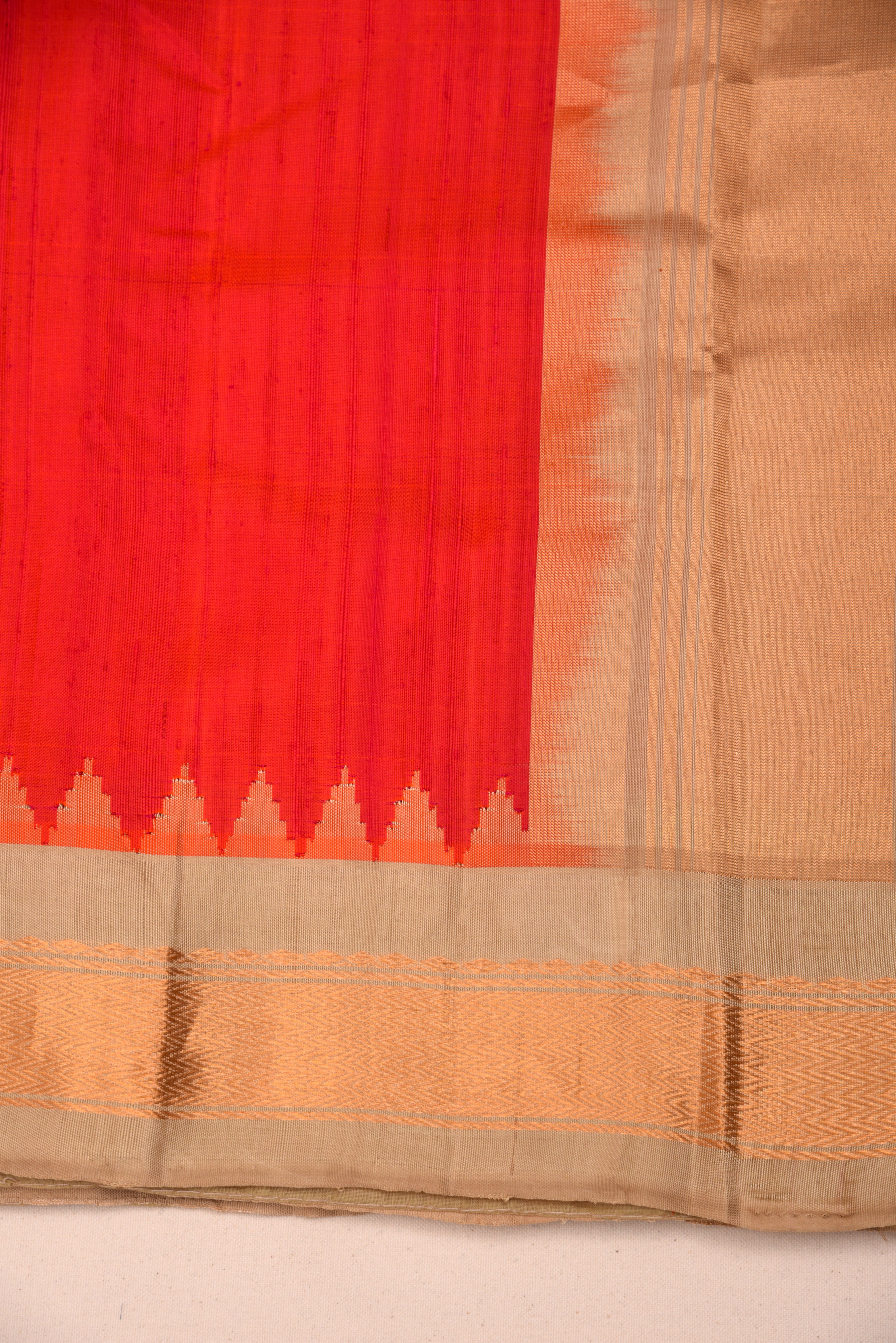 Kuttu Gadwal Silk Handloom Saree