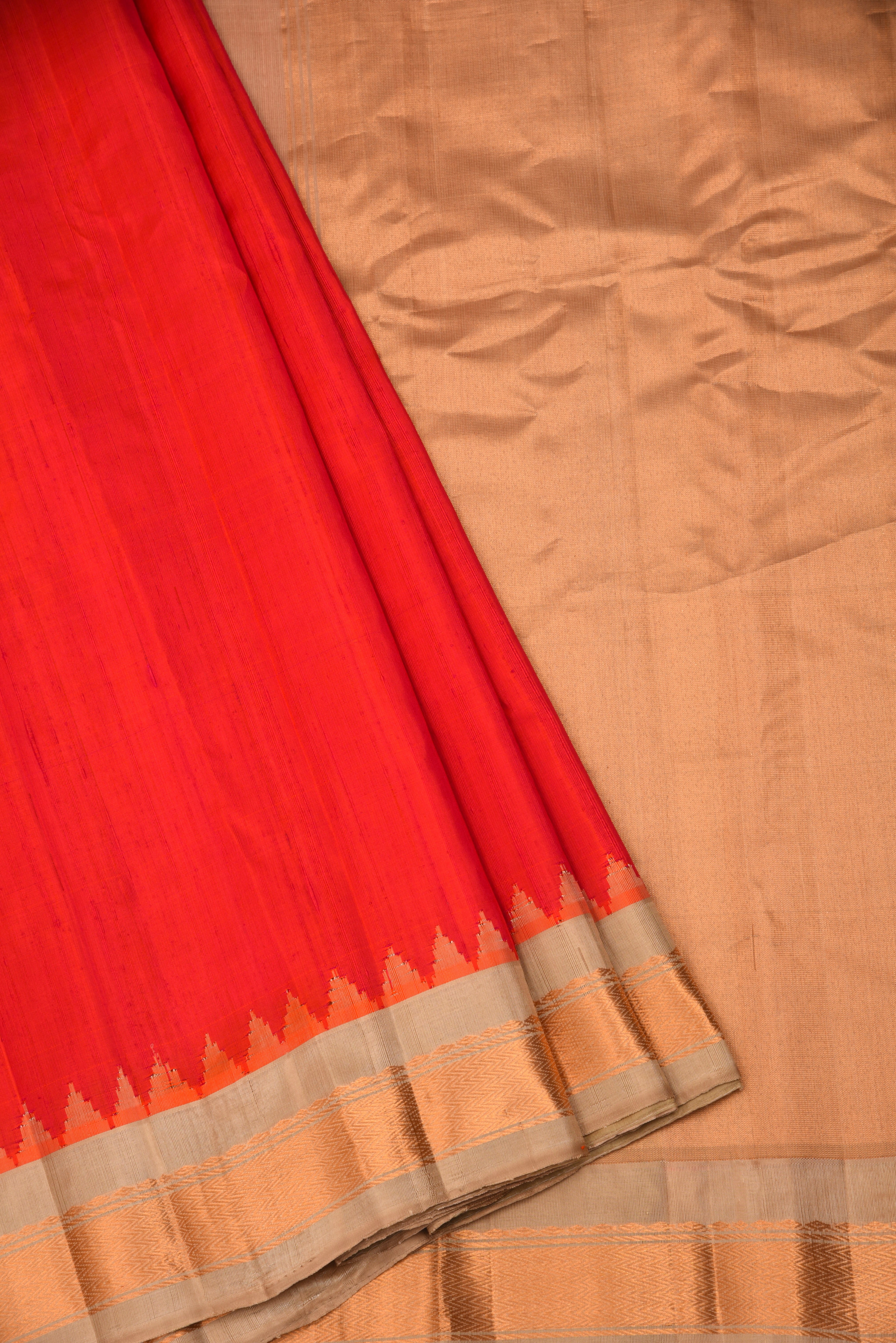 Kuttu Gadwal Silk Handloom Saree