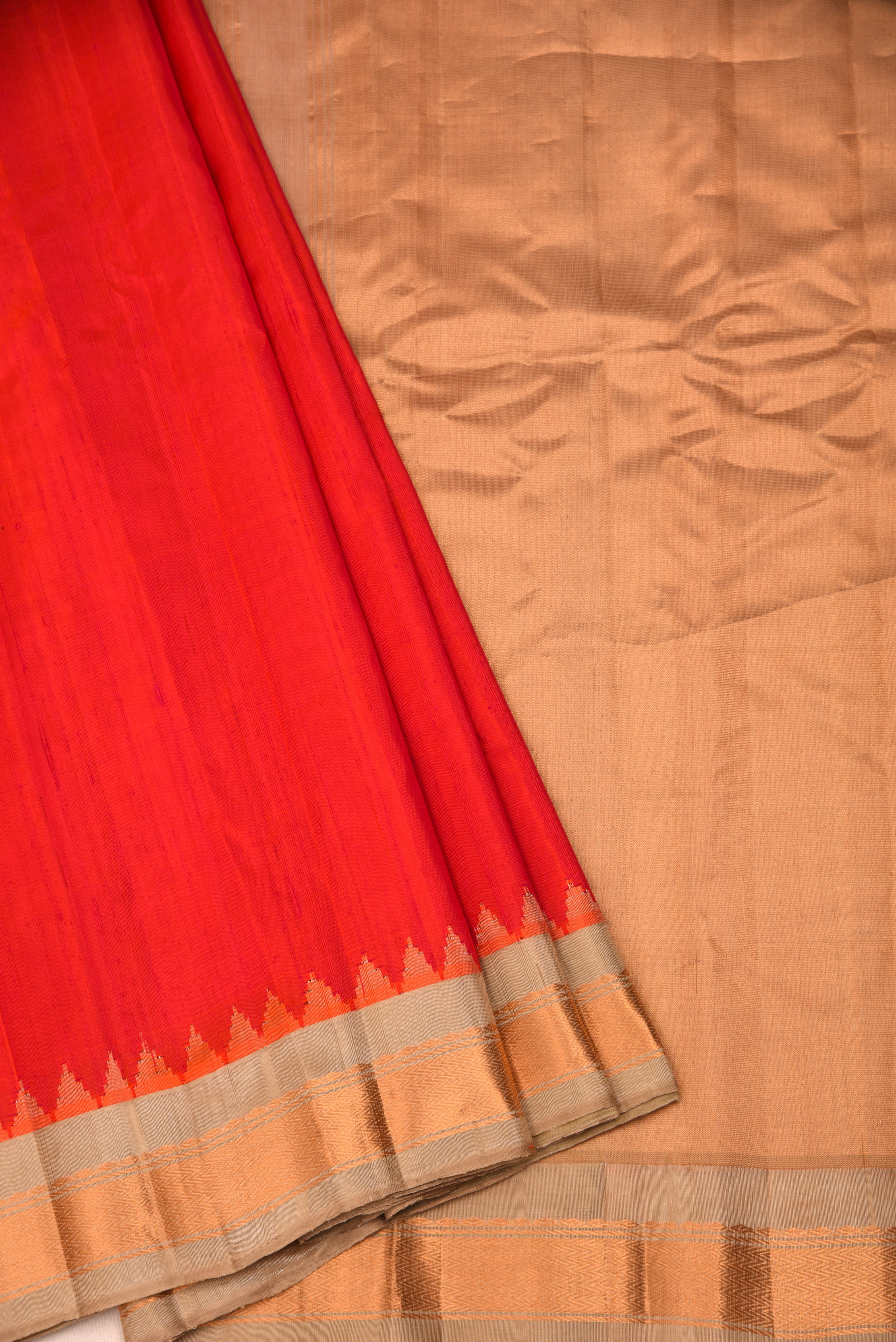 Kuttu Gadwal Silk Handloom Saree