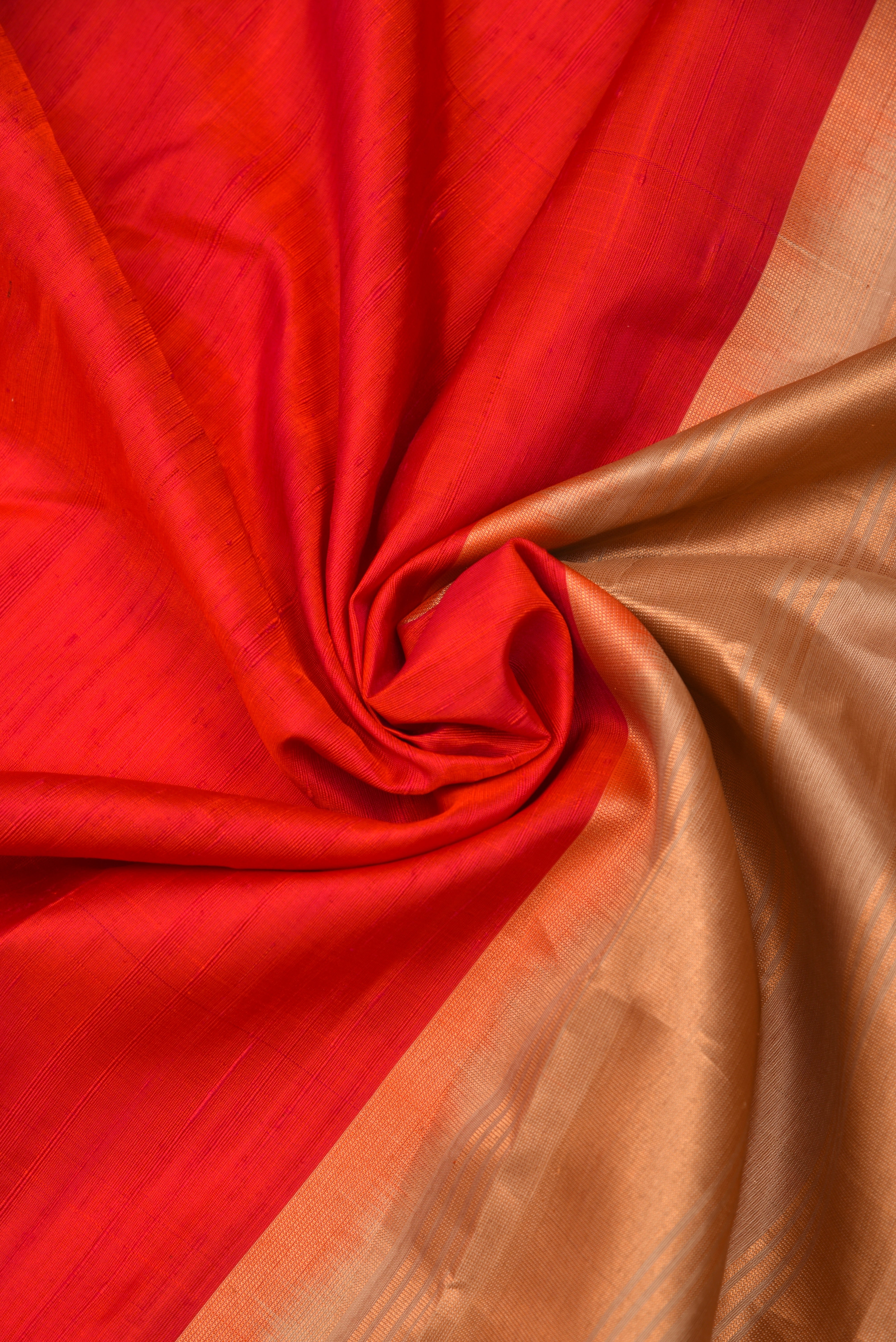 Kuttu Gadwal Silk Handloom Saree