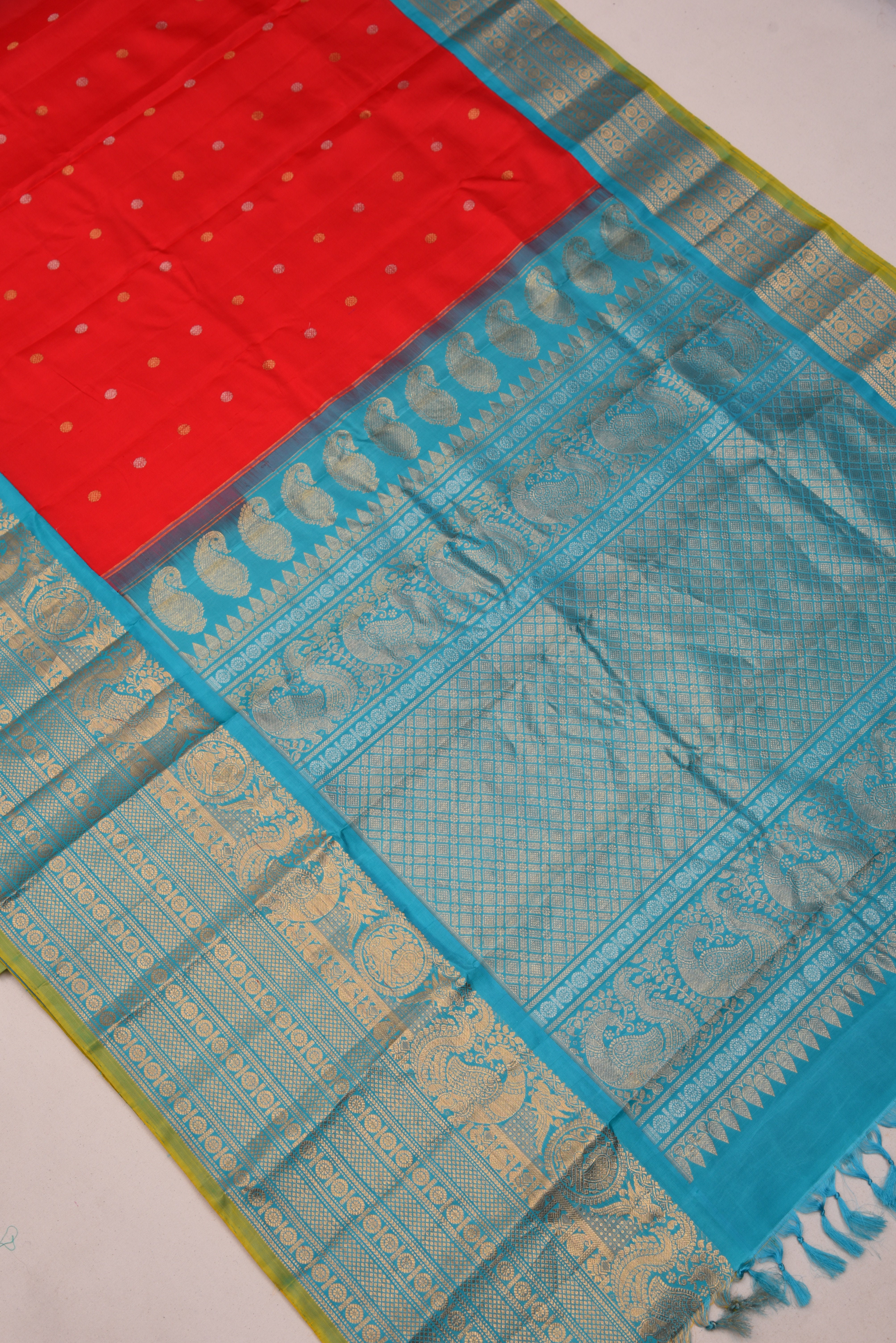 Kuttu Gadwal Pure Silk Handloom Saree