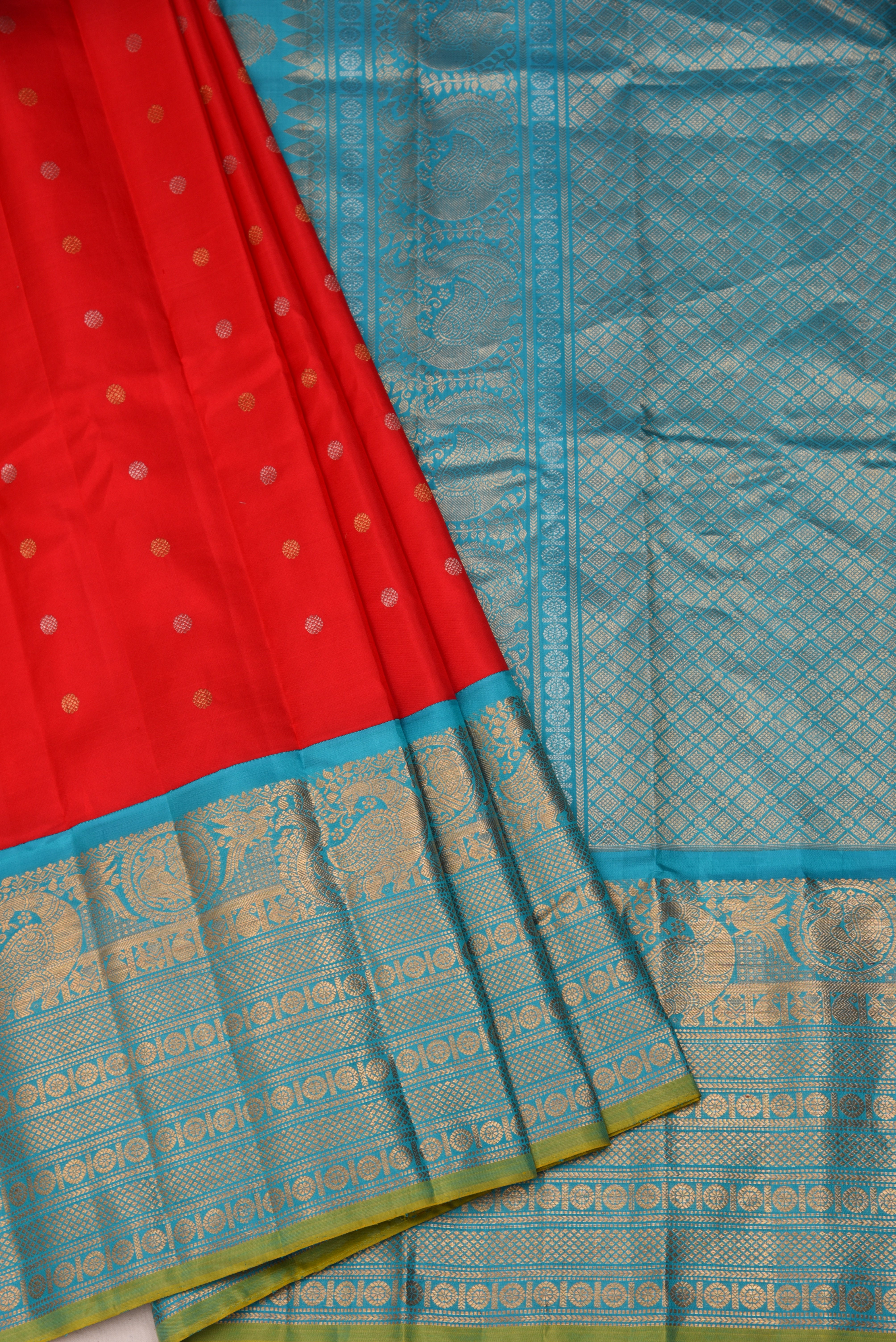 Kuttu Gadwal Pure Silk Handloom Saree