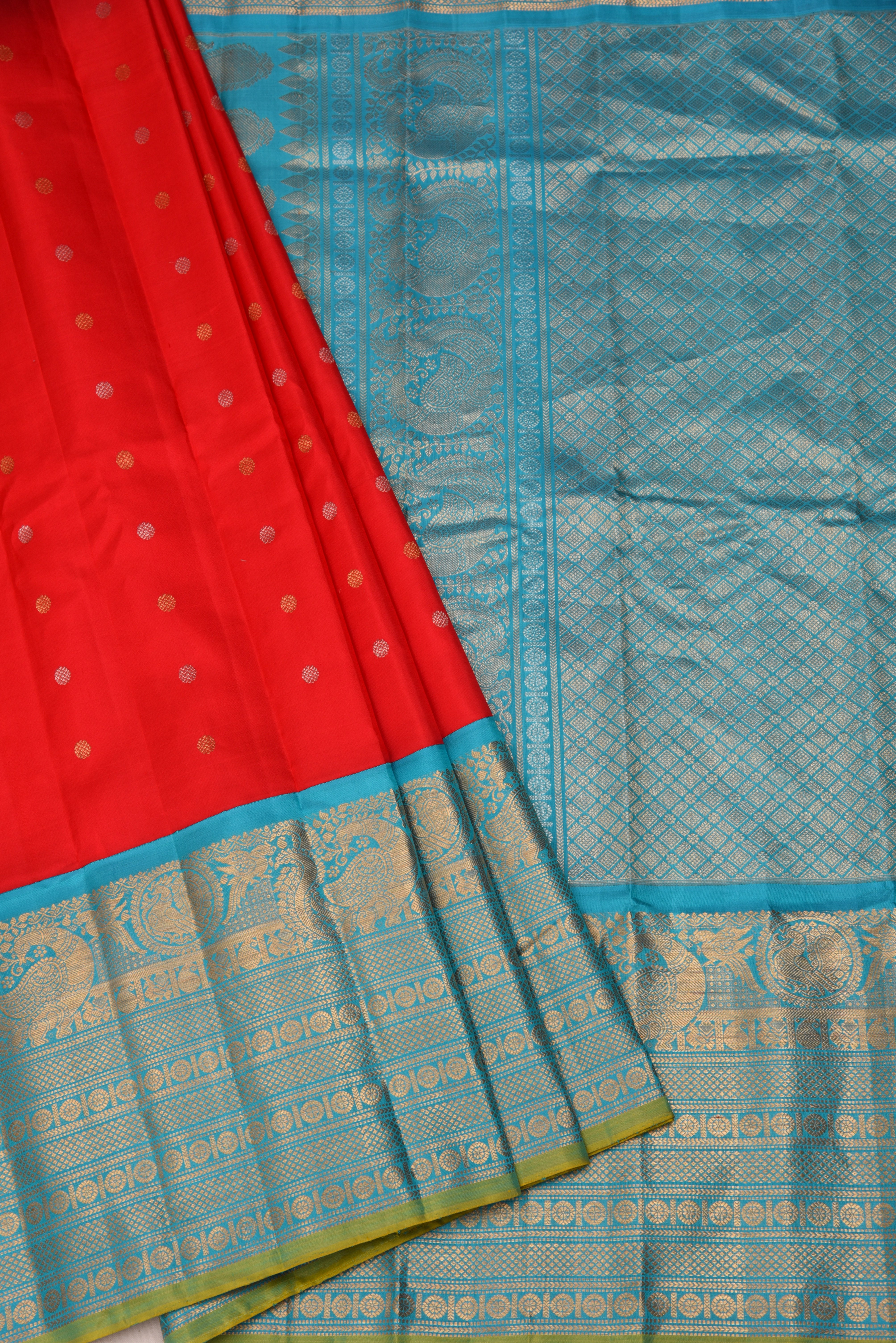 Kuttu Gadwal Pure Silk Handloom Saree