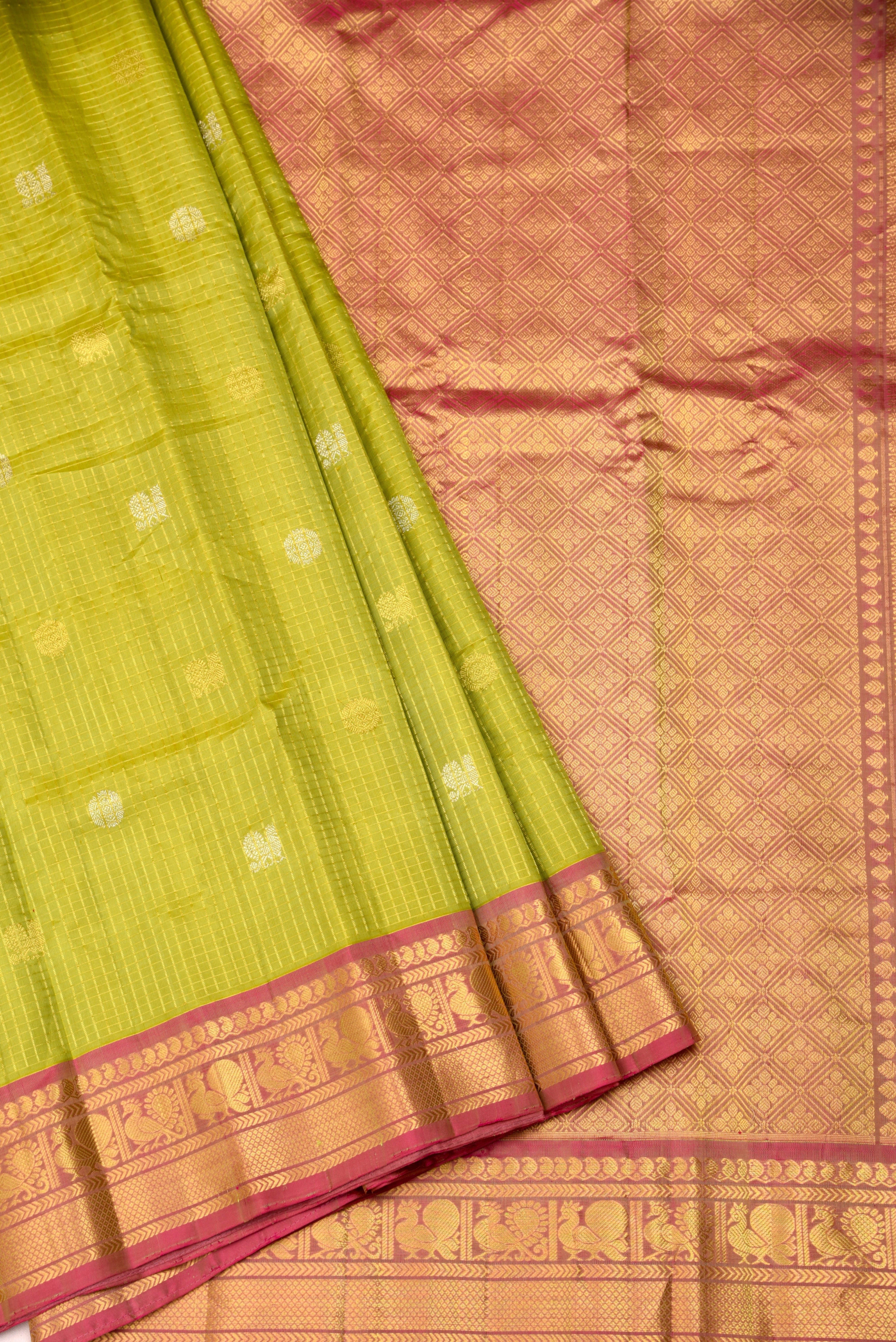 Kuttu Gadwal Pure Silk Handloom Saree