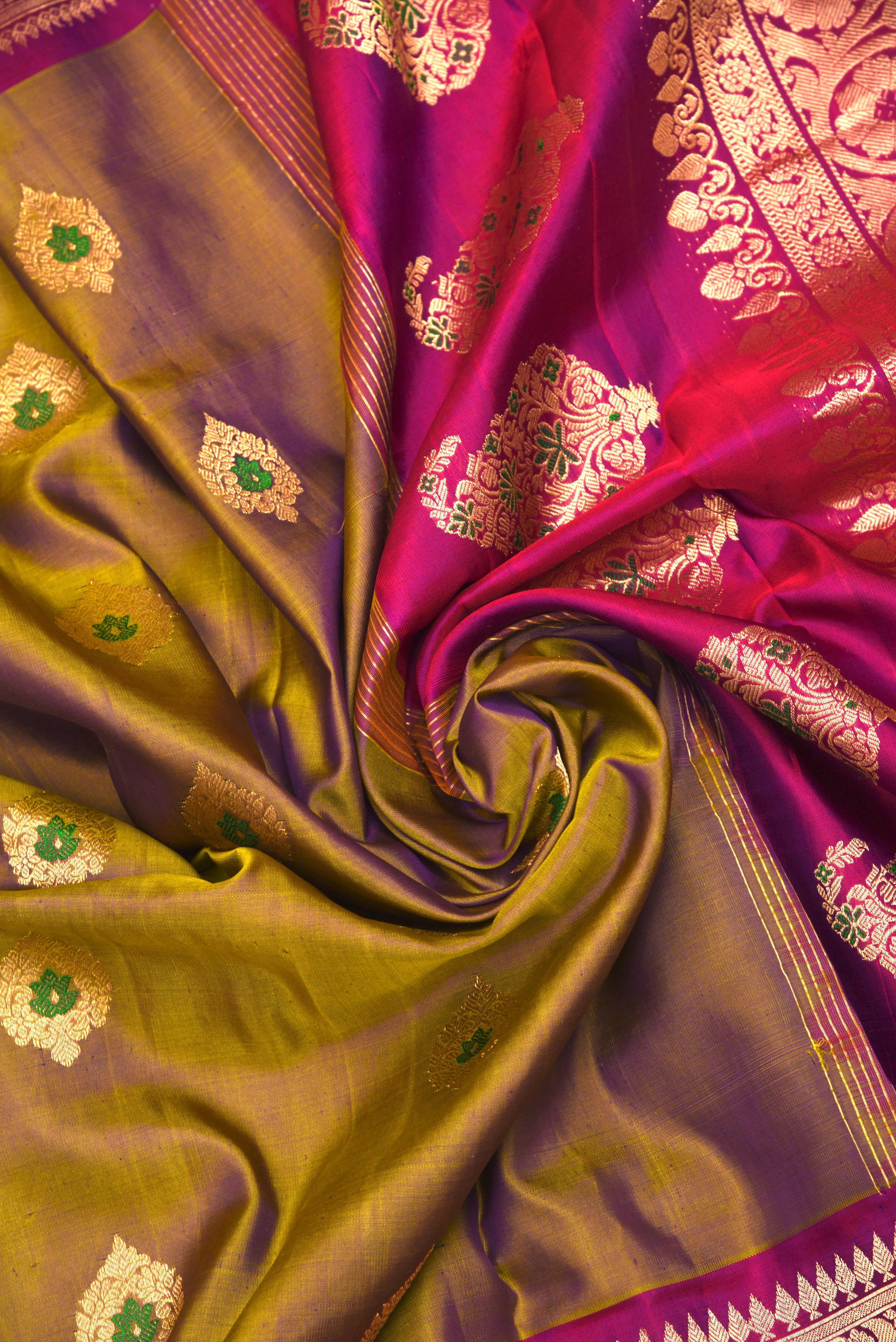 Kuttu Gadwal Pure Silk Handloom Saree