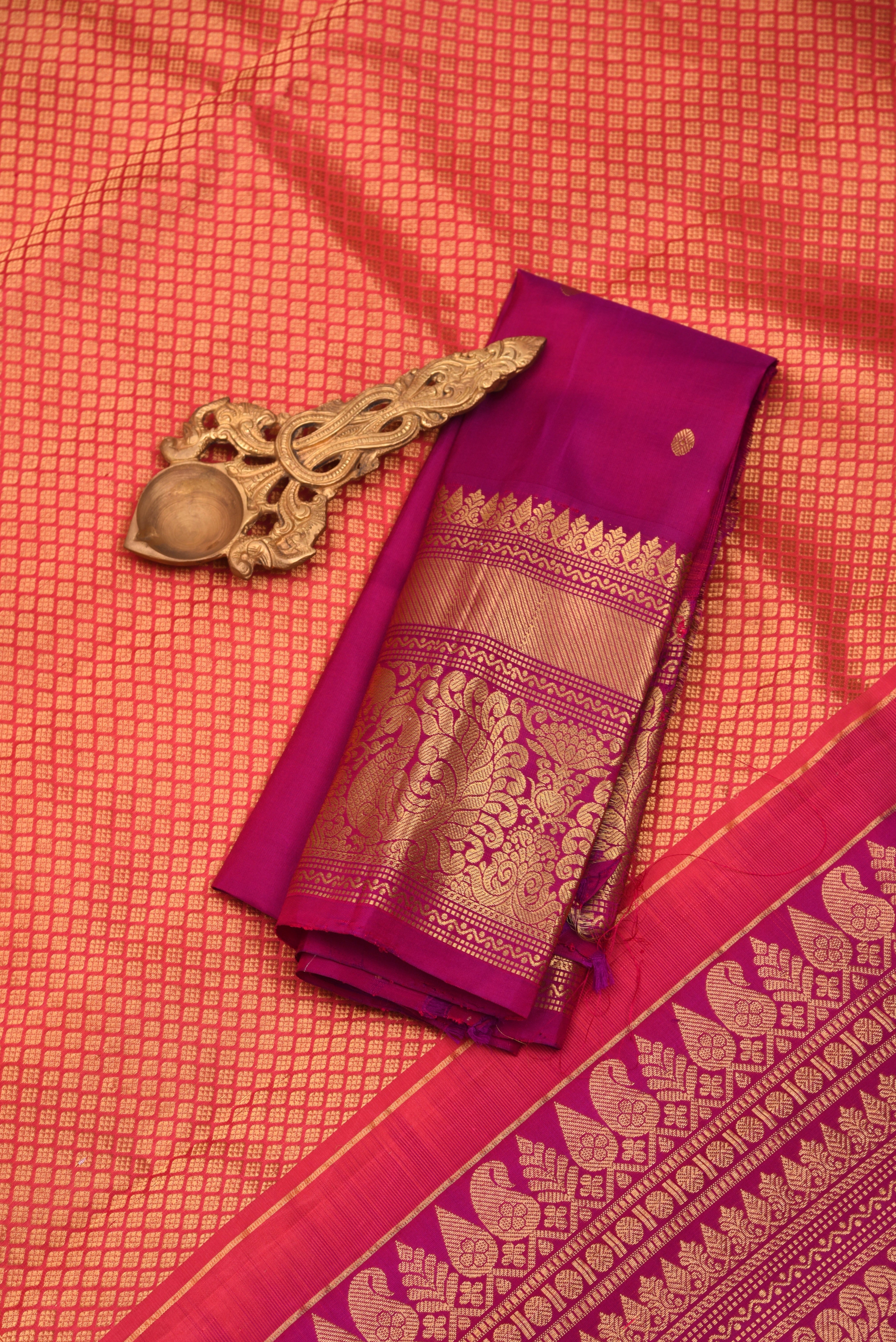 Kuttu Gadwal Pure Silk Handloom Saree