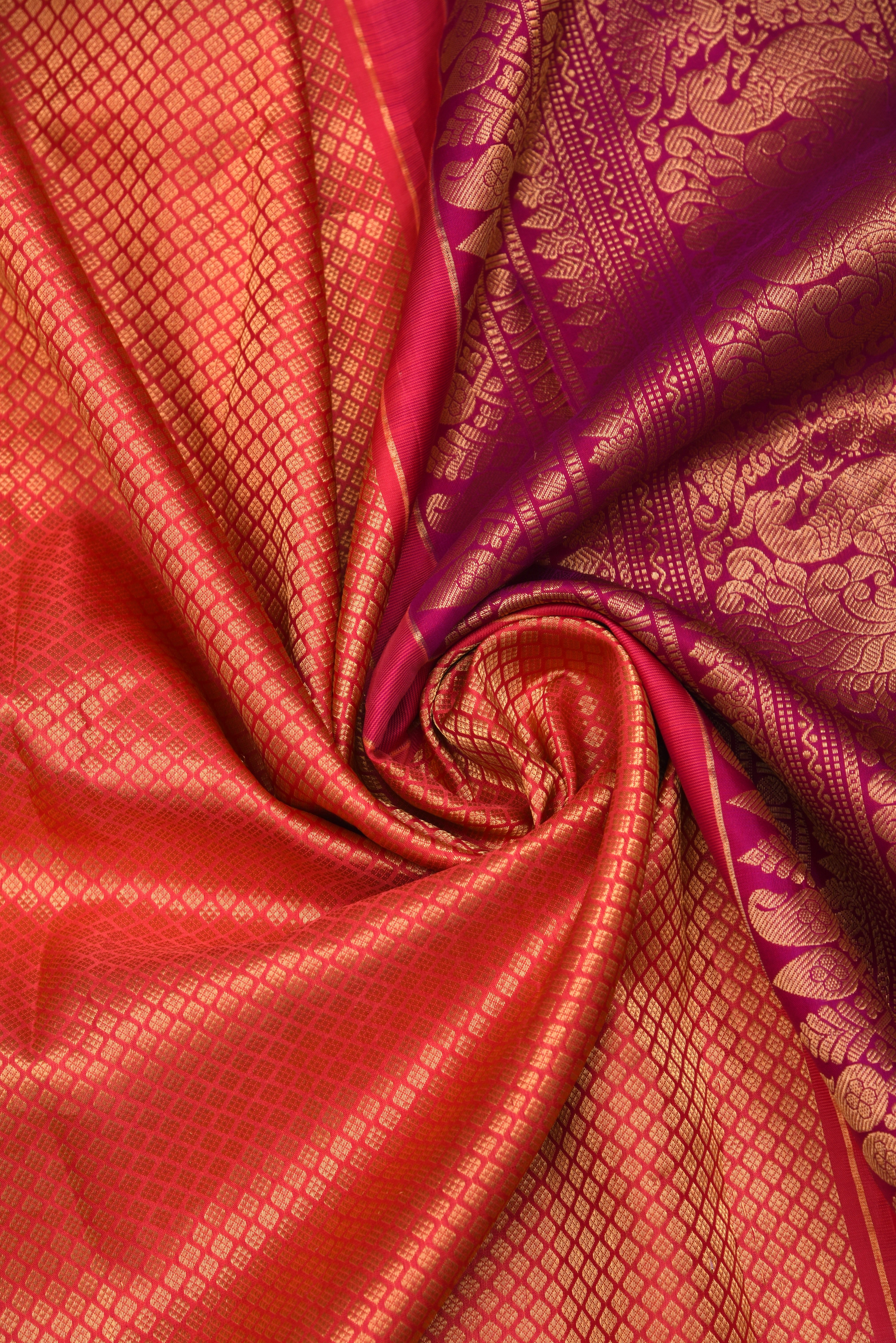 Kuttu Gadwal Pure Silk Handloom Saree