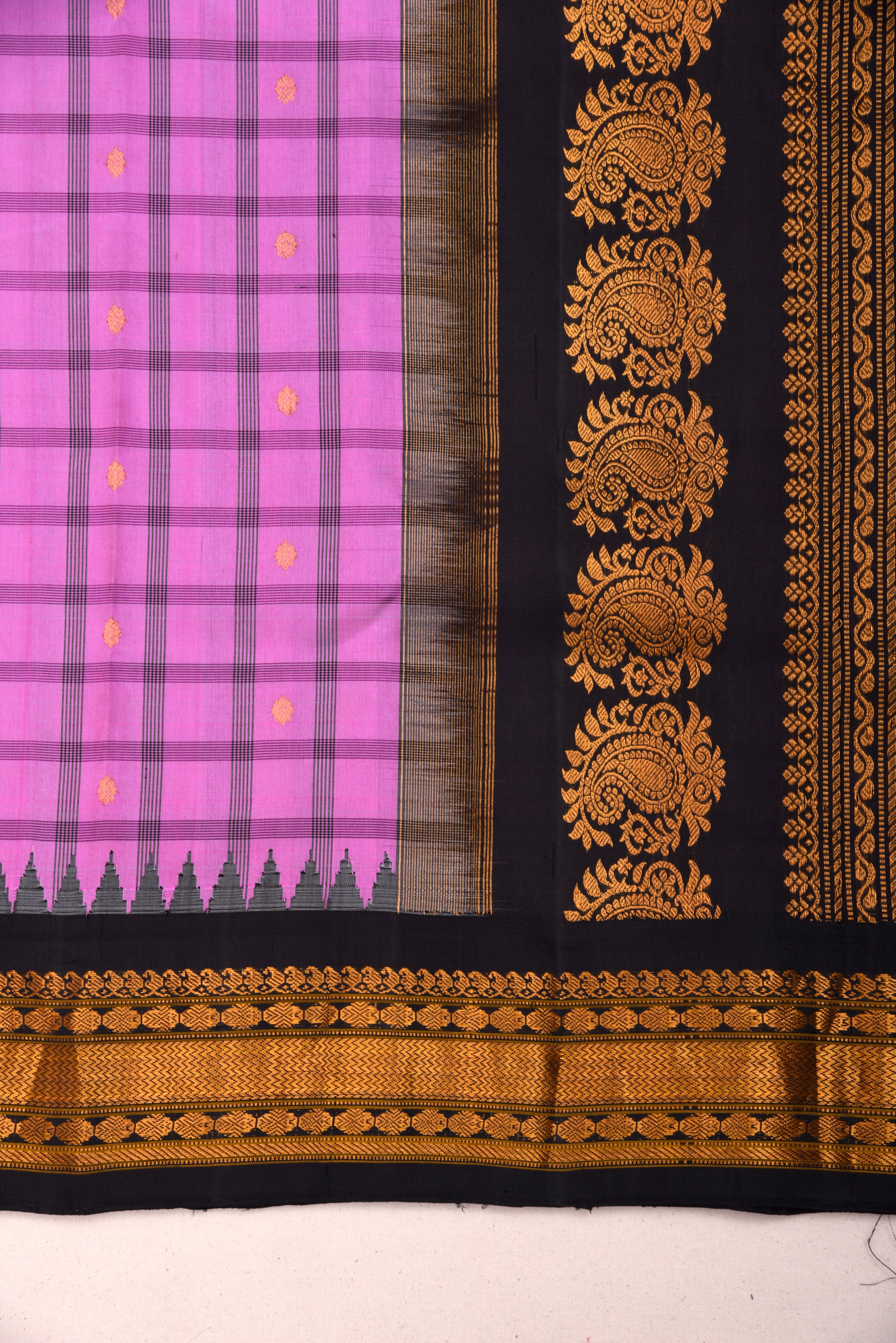 Kuttu Gadwal Pure Silk Handloom Saree