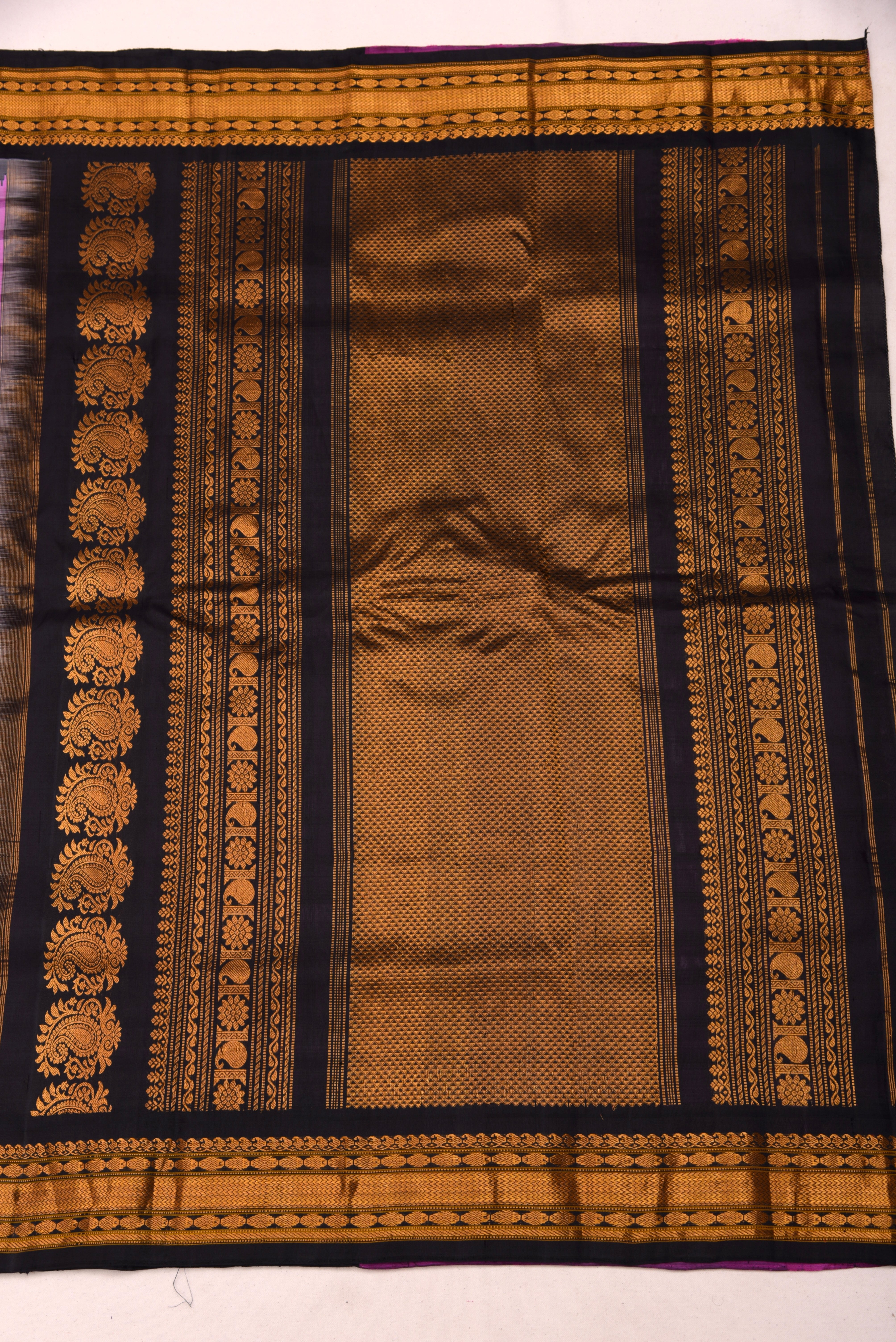 Kuttu Gadwal Pure Silk Handloom Saree