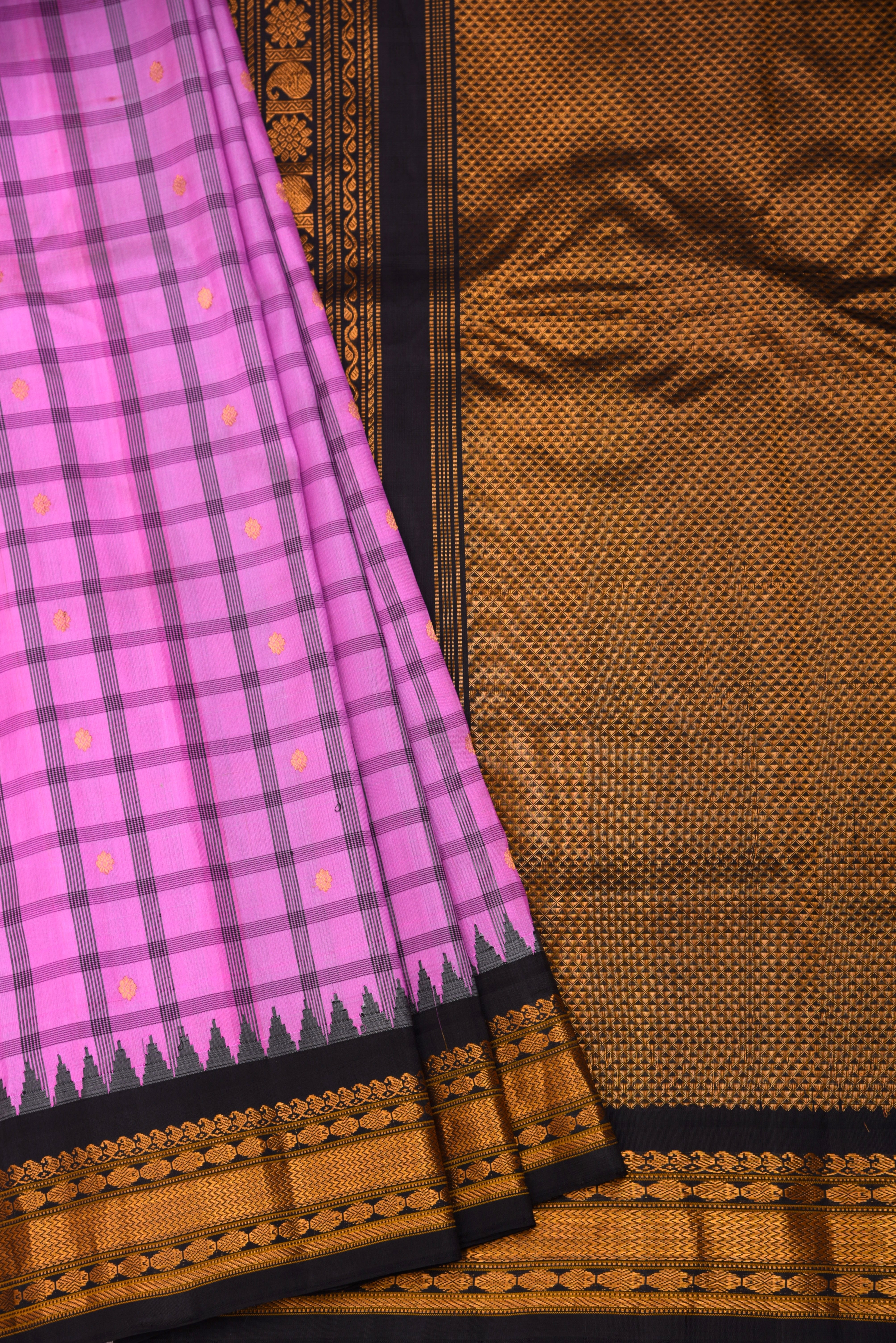 Kuttu Gadwal Pure Silk Handloom Saree