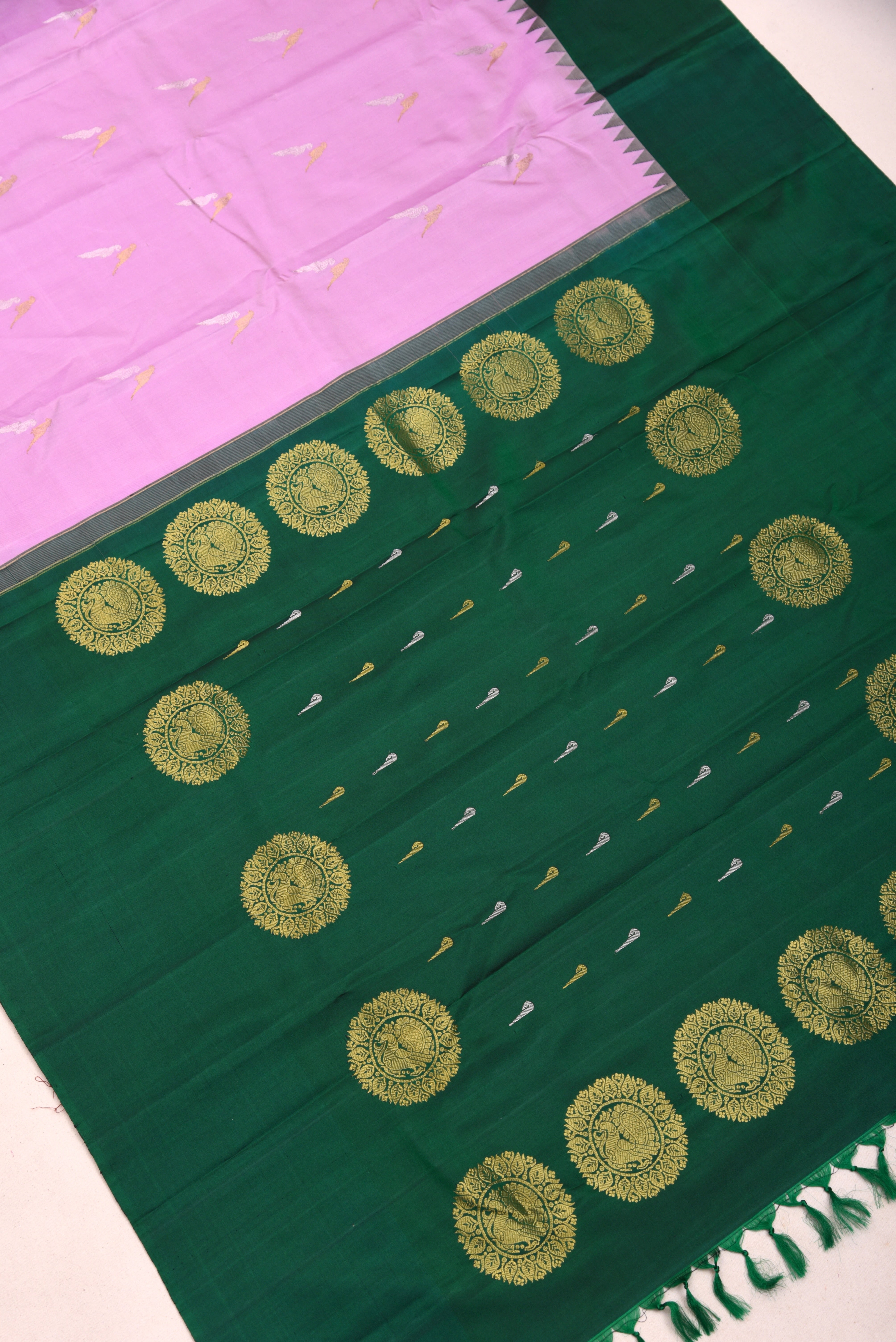 Kuttu Gadwal Pure Silk Handloom Saree