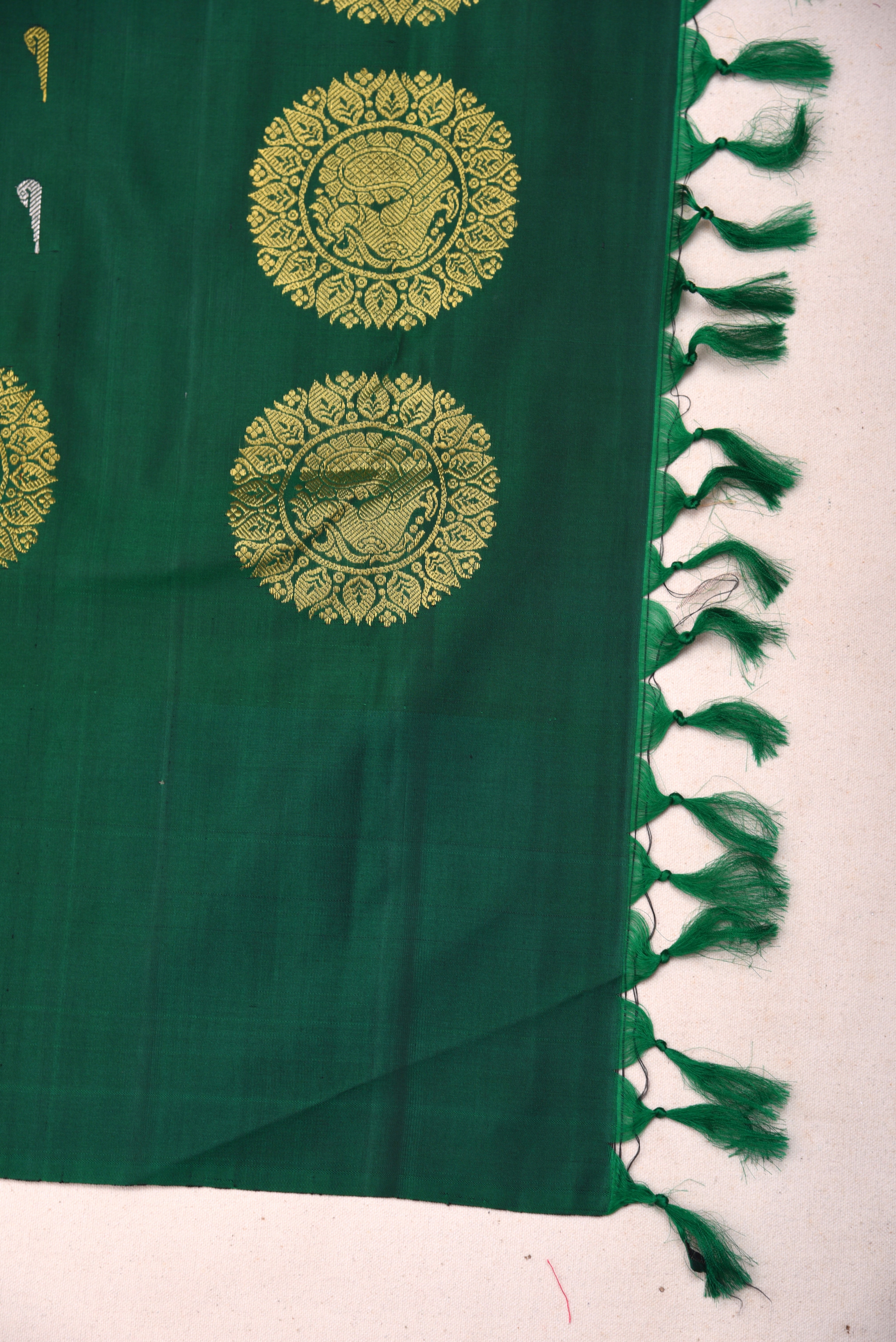 Kuttu Gadwal Pure Silk Handloom Saree