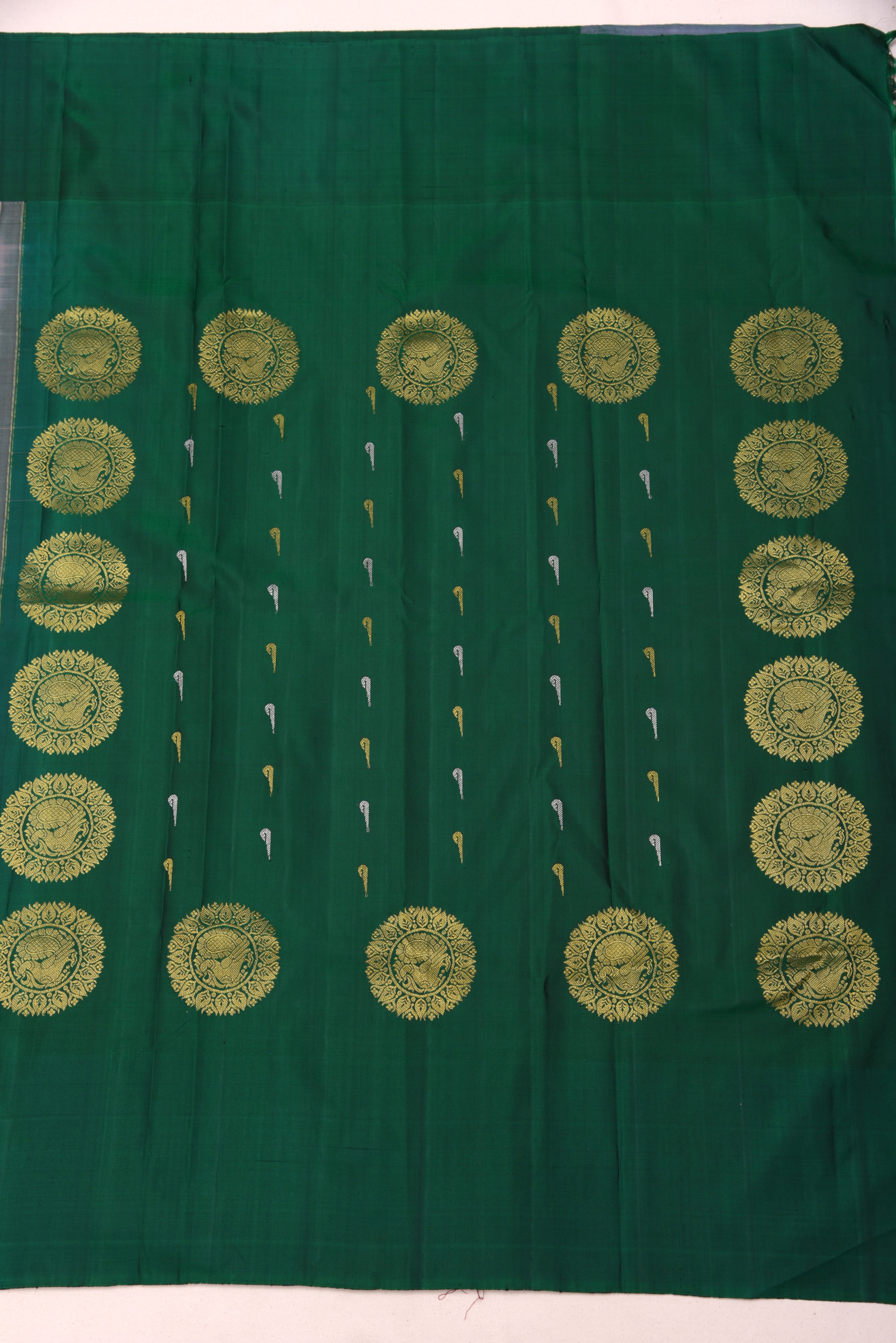 Kuttu Gadwal Pure Silk Handloom Saree