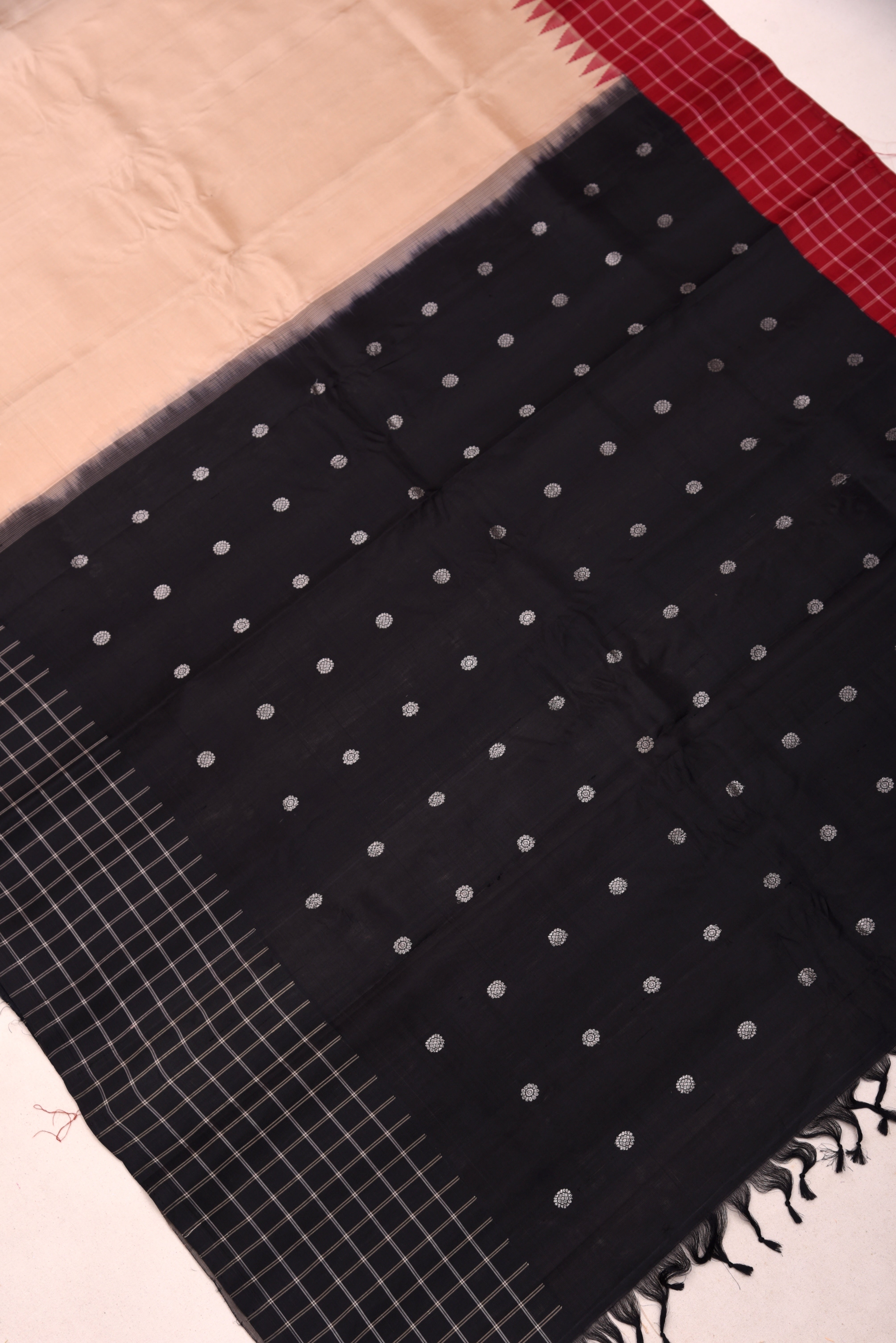 Kuttu Gadwal Pure Silk Handloom Saree