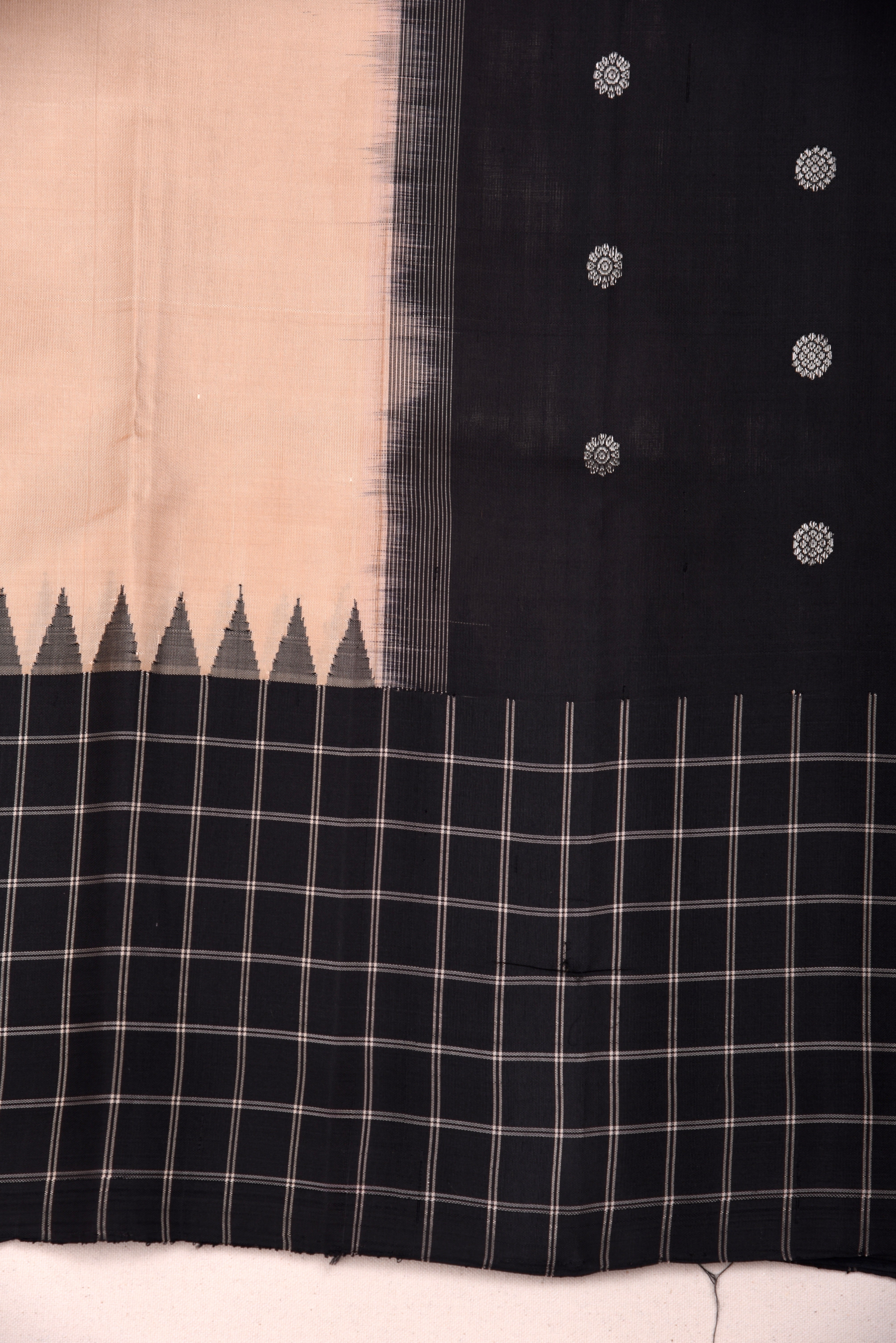Kuttu Gadwal Pure Silk Handloom Saree