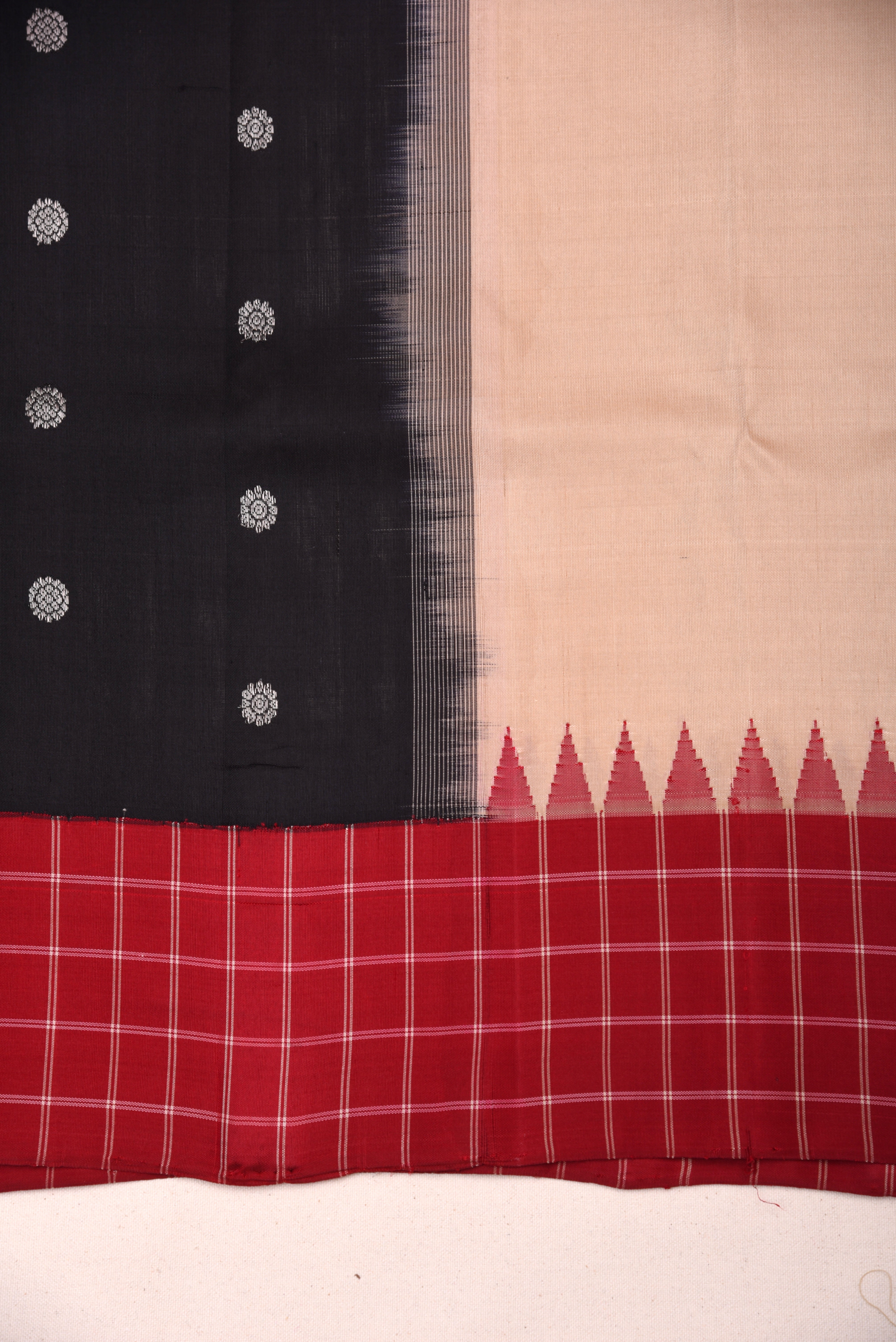 Kuttu Gadwal Pure Silk Handloom Saree