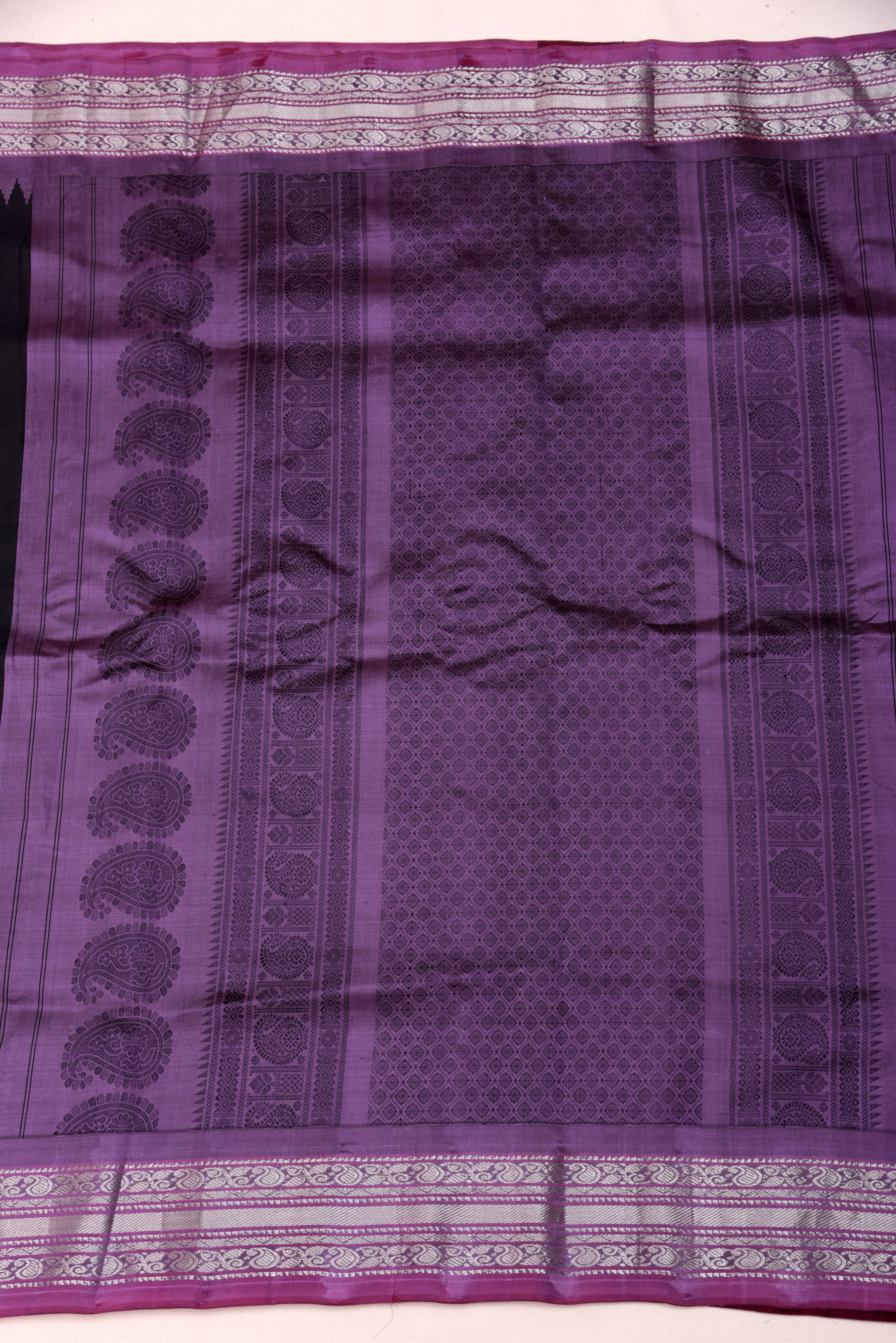 Kuttu Gadwal Pure Silk Handloom Saree
