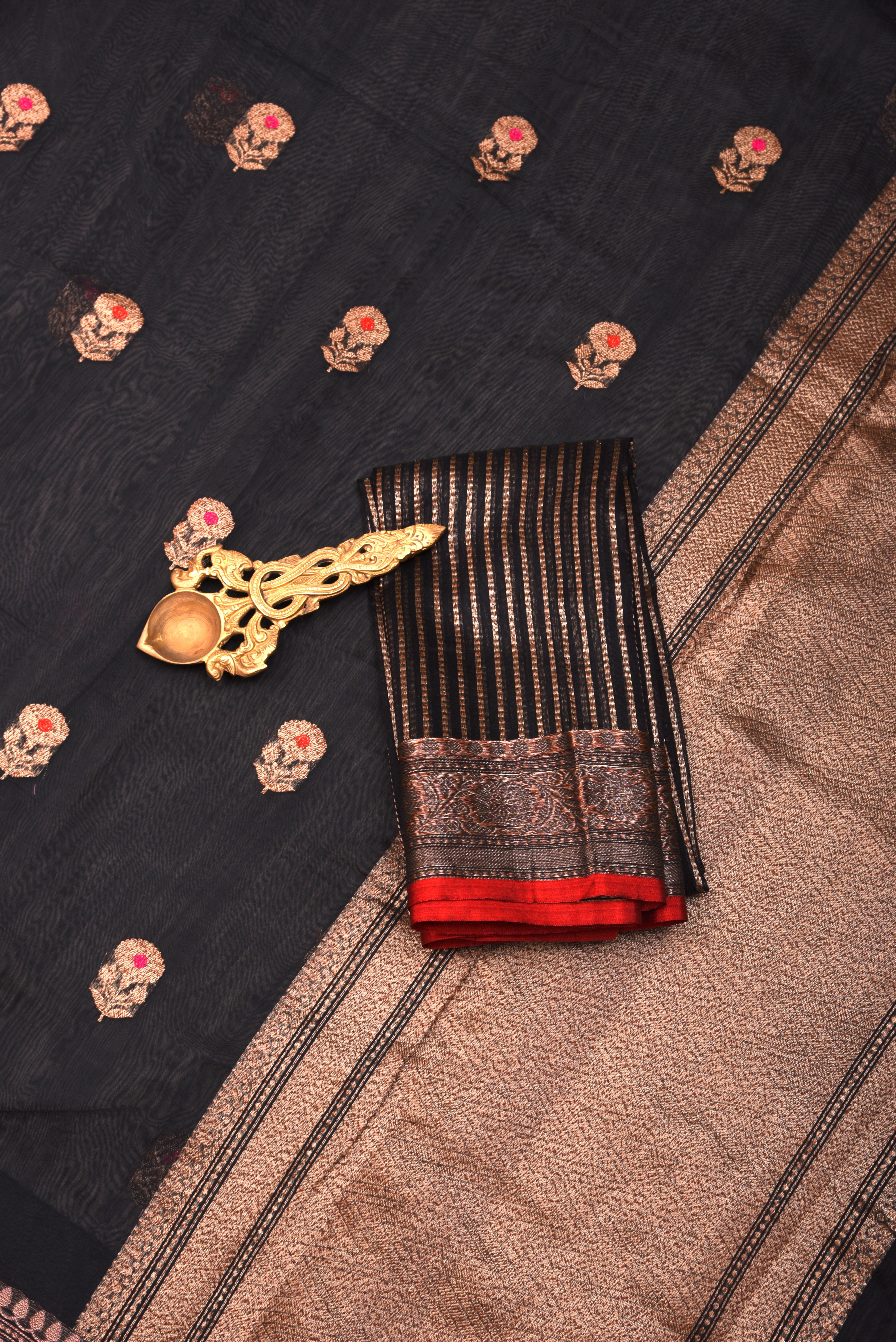 Chanderi Cotton Silk Saree with weaving