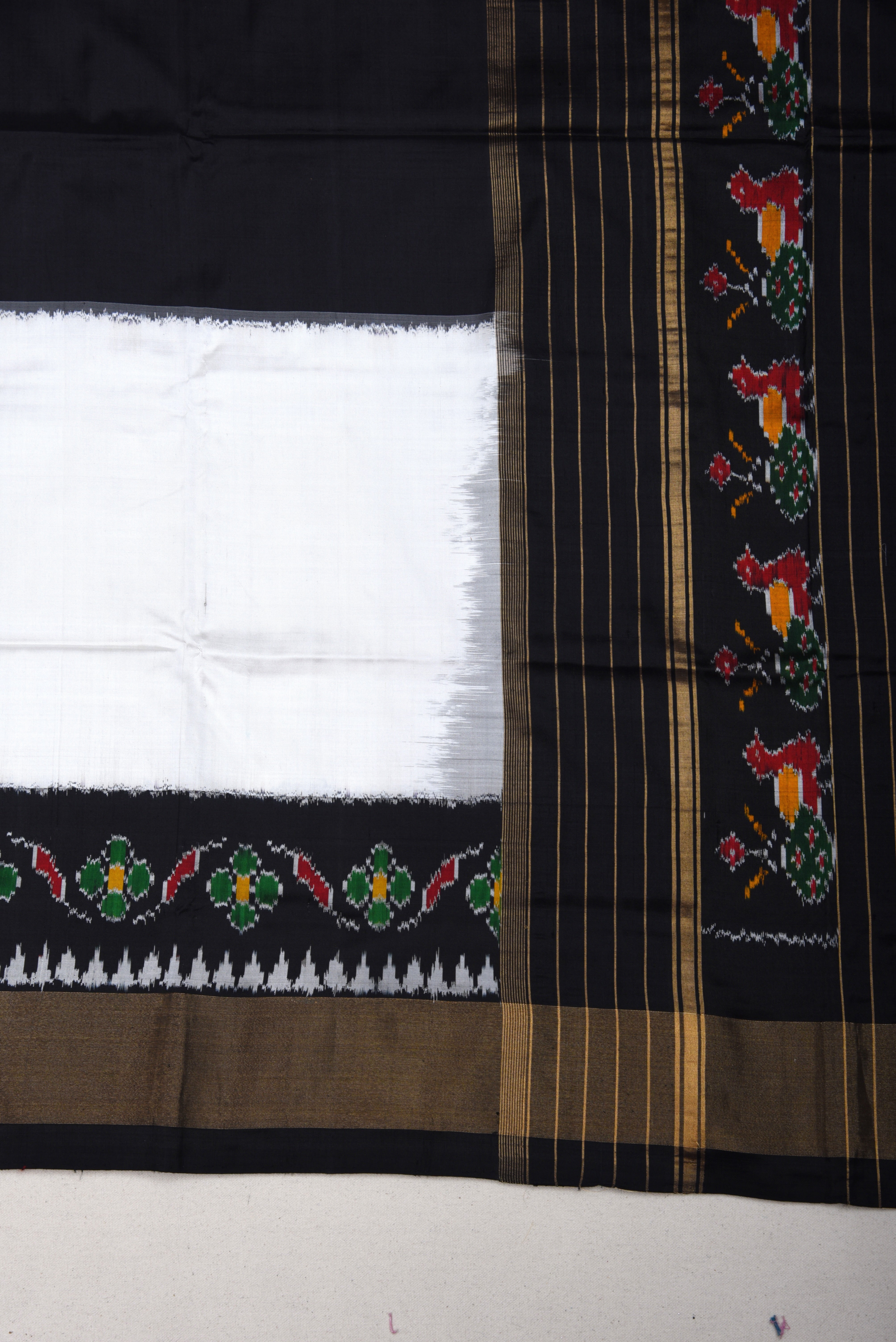 Pochumpalli Ikkat Pure Silk Handloom Saree