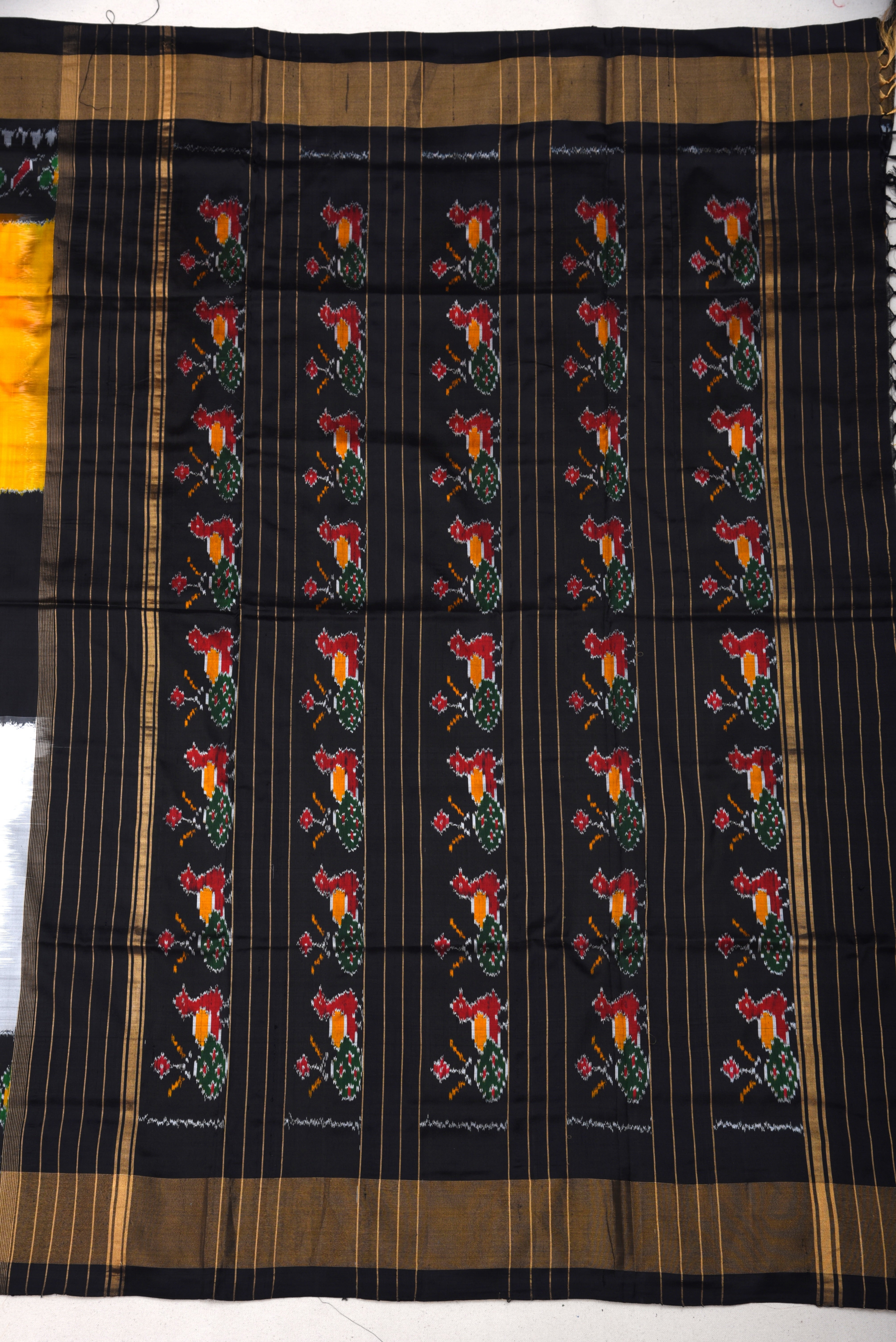 Pochumpalli Ikkat Pure Silk Handloom Saree