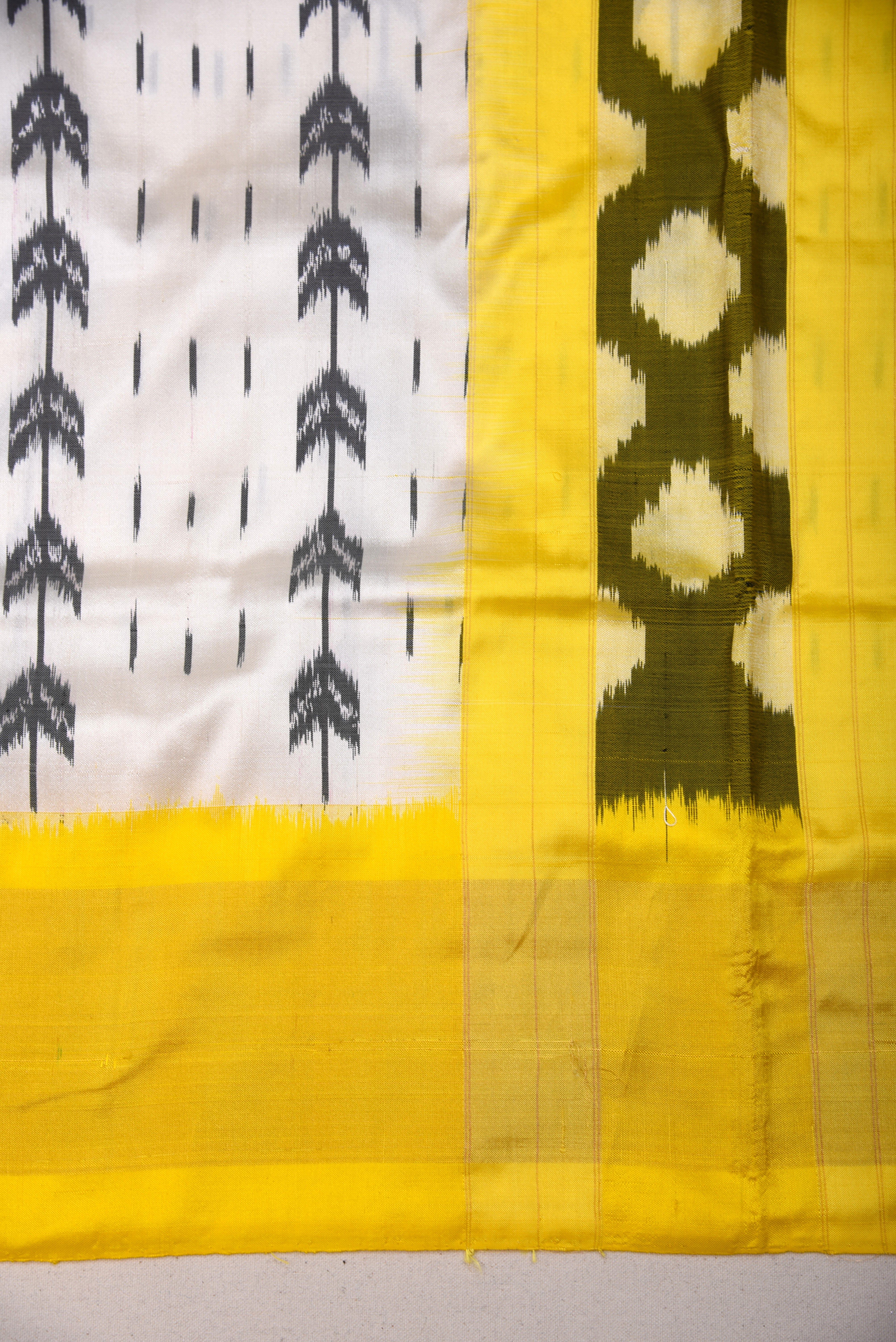 Pochumpalli Ikkat Pure Silk Handloom Saree