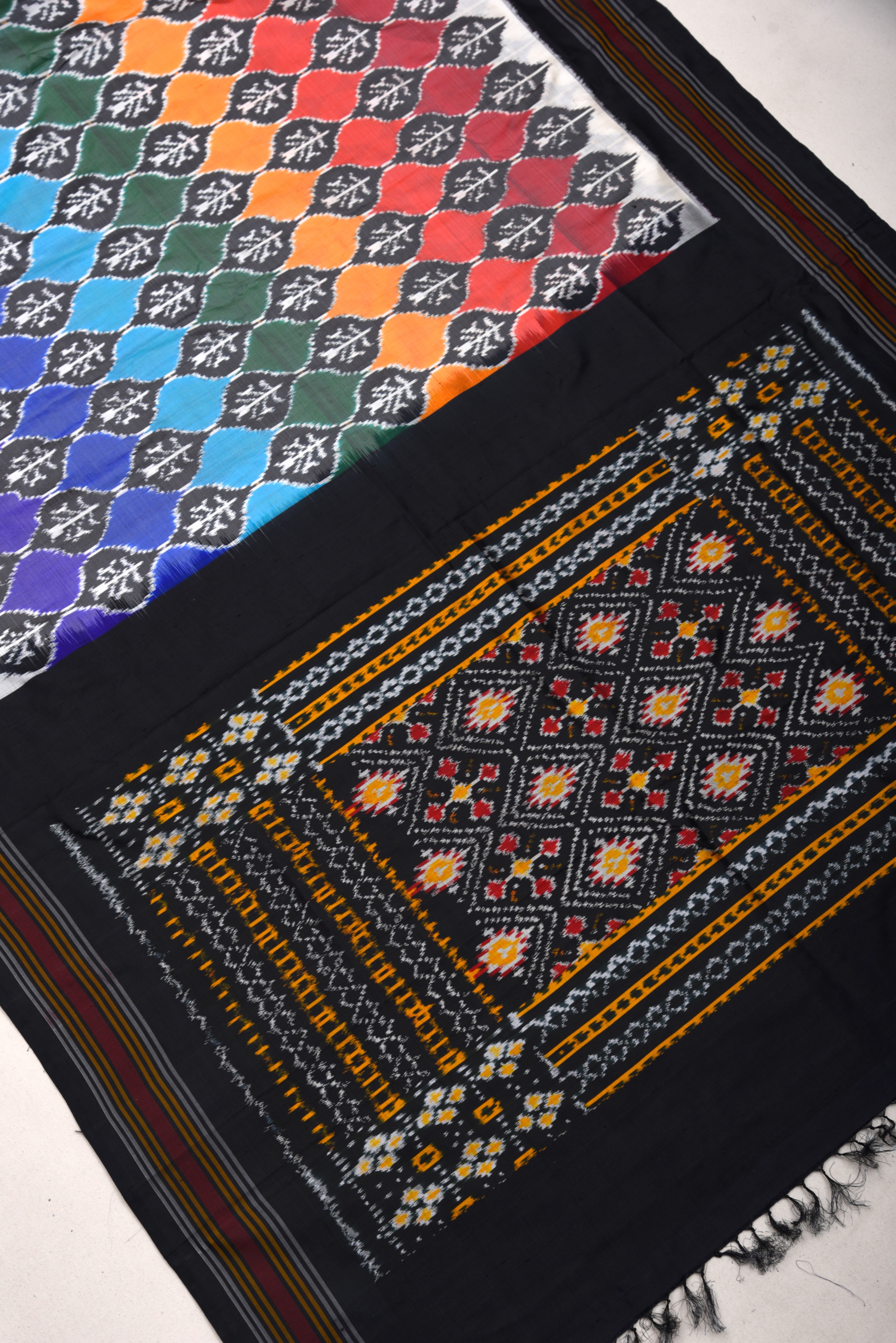 Pochumpalli Ikkat Pure Silk Handloom Saree