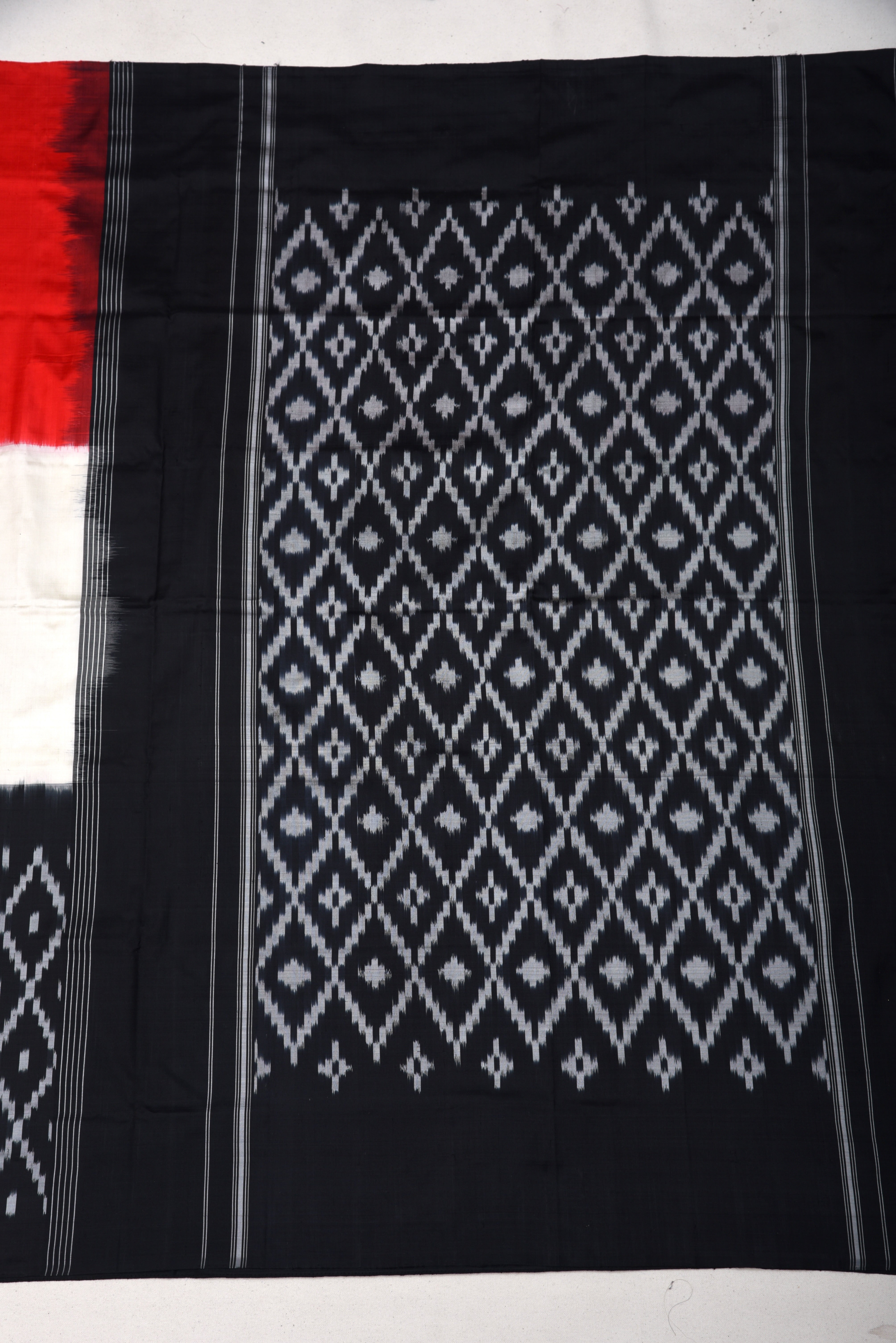 Pochumpalli Ikkat Pure Silk Handloom Saree